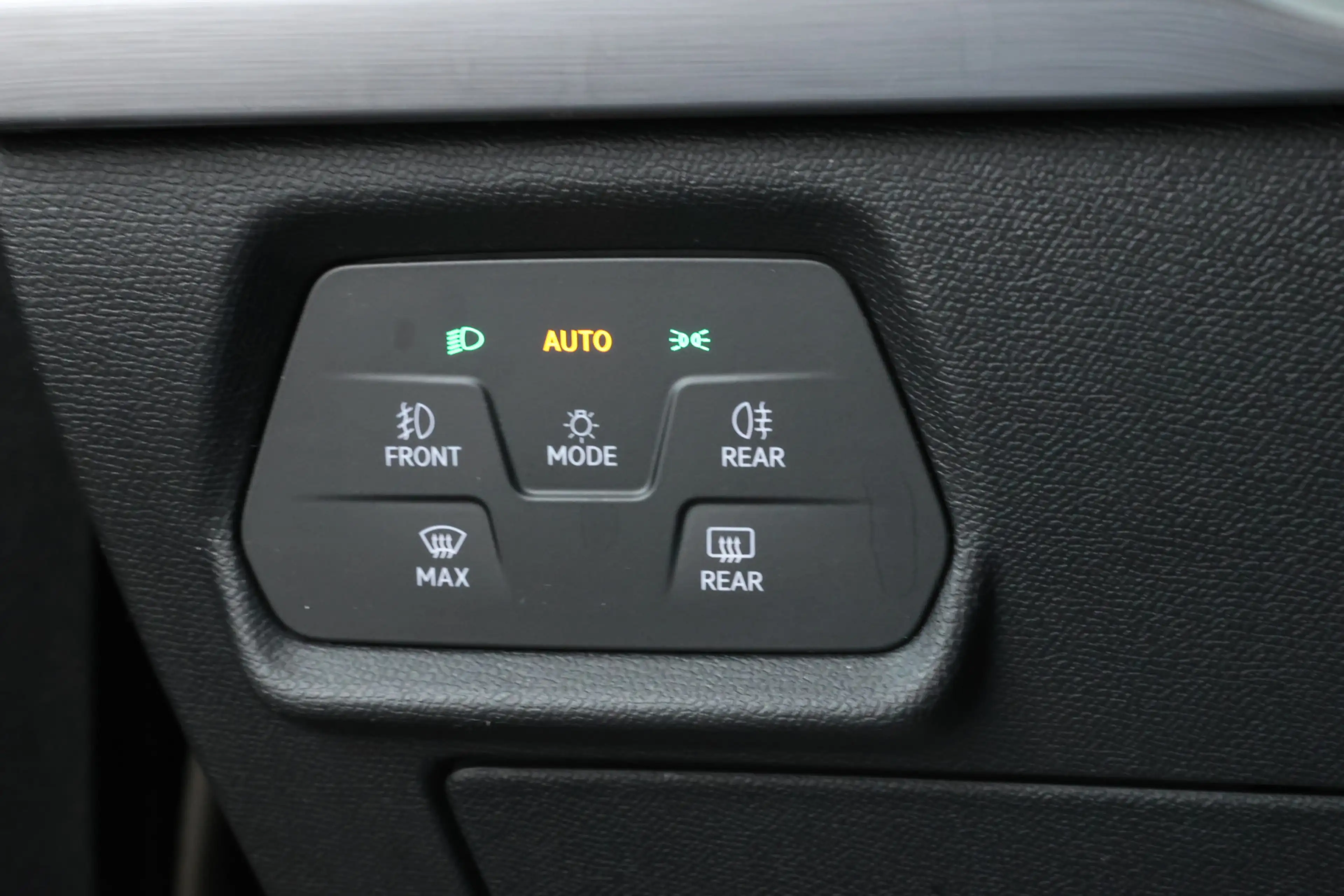 SEAT Leon e-Hybrid Sportstourer 1.4 TSI eHybrid PHEV FR Business Inte — photo 15
