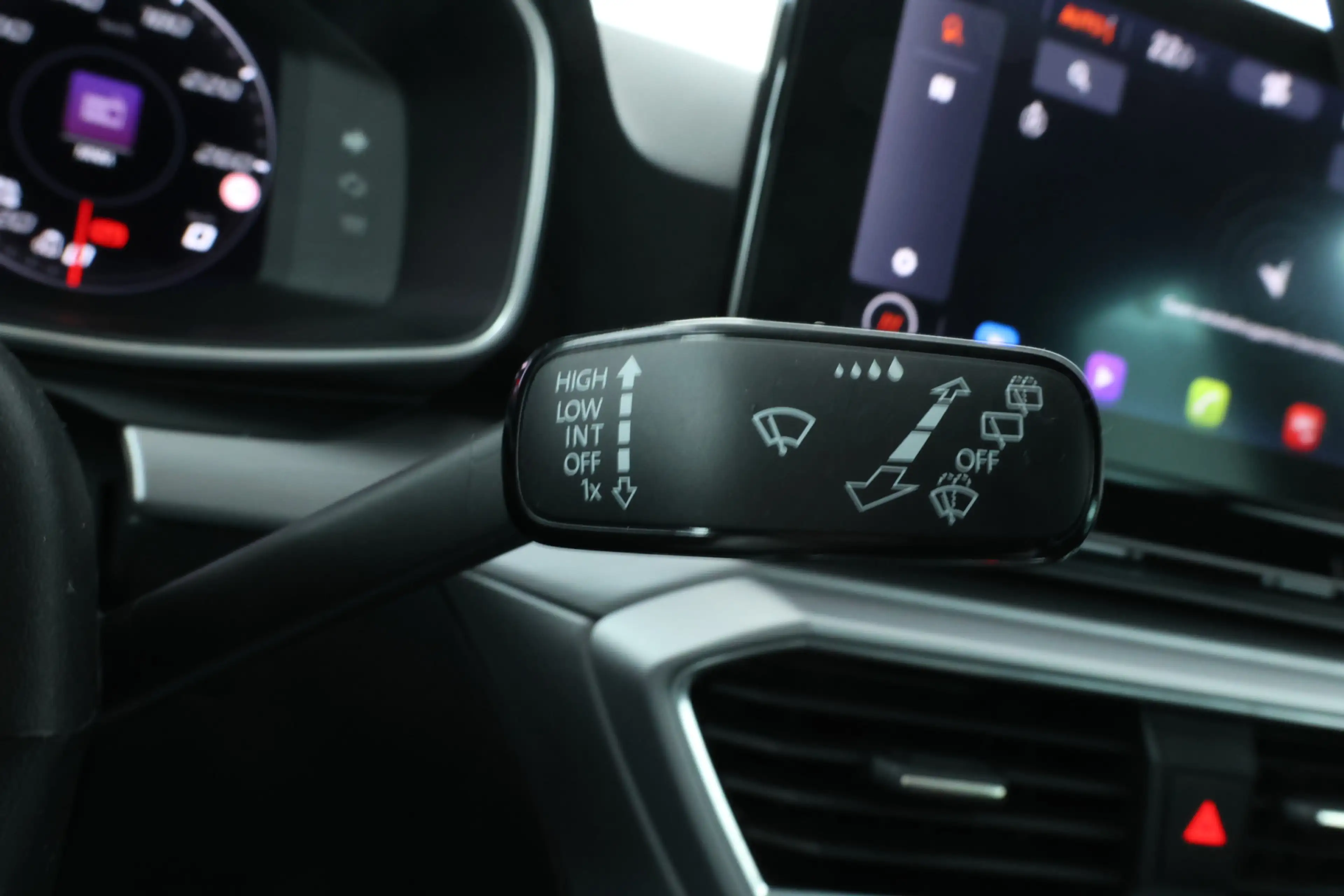 SEAT Leon e-Hybrid Sportstourer 1.4 TSI eHybrid PHEV FR Business Inte — photo 20