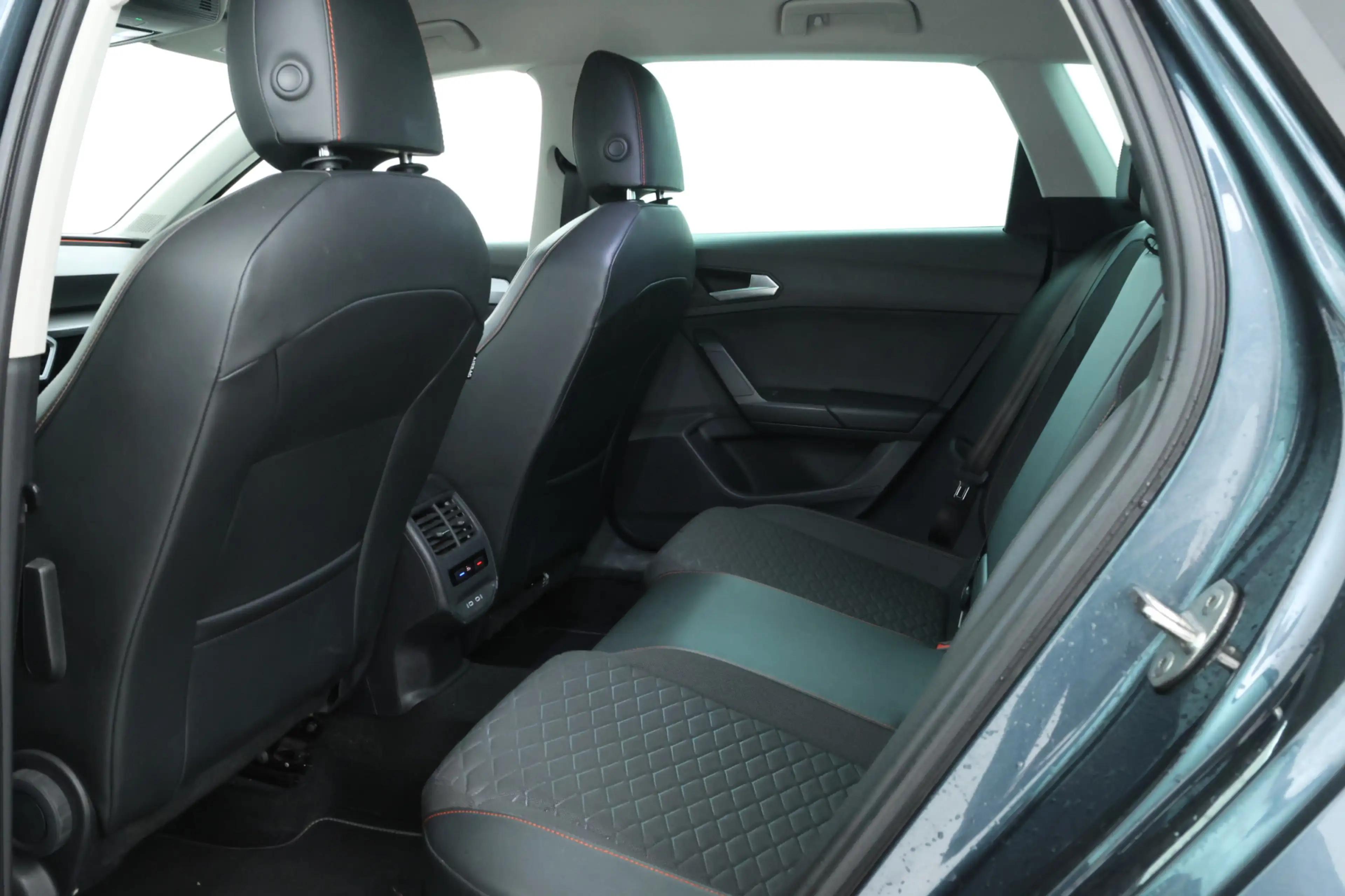 SEAT Leon e-Hybrid Sportstourer 1.4 TSI eHybrid PHEV FR Business Inte — photo 32