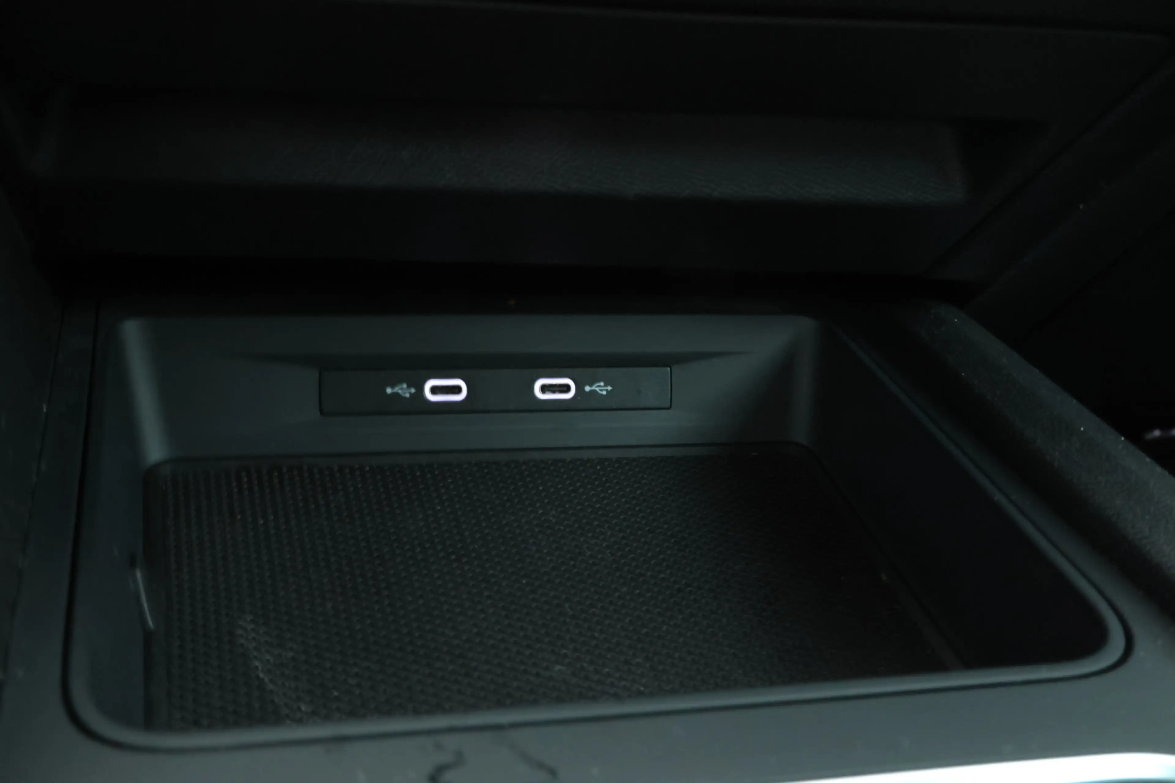 SEAT Leon e-Hybrid Sportstourer 1.4 TSI eHybrid PHEV FR Business Inte — photo 27