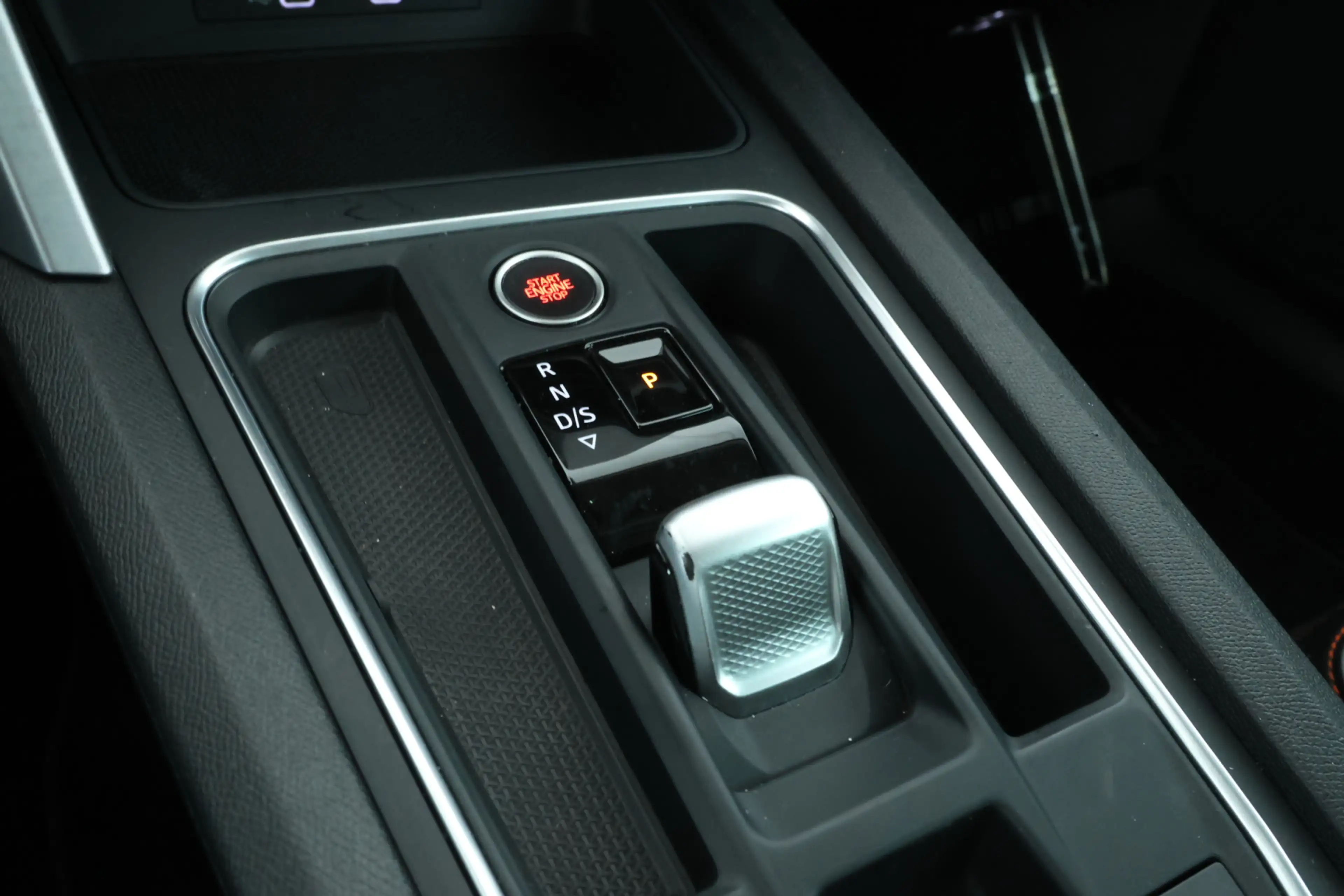 SEAT Leon e-Hybrid Sportstourer 1.4 TSI eHybrid PHEV FR Business Inte — photo 28