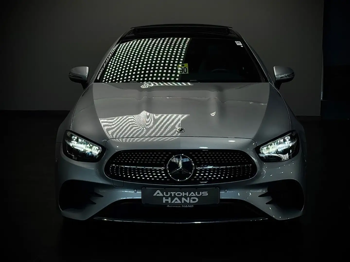 Mercedes-Benz E 300 *AMG-LINE*PANO*MBUX*AMBIENTE*1.HAND* Argent - 2