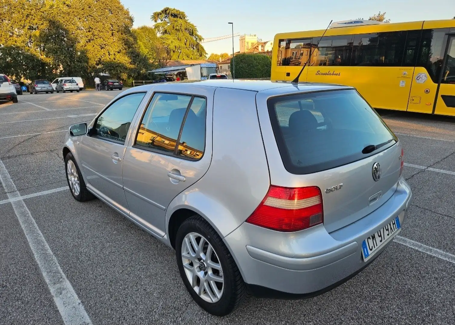 Volkswagen Golf 5p 1.9 tdi Highline 110cv - 1