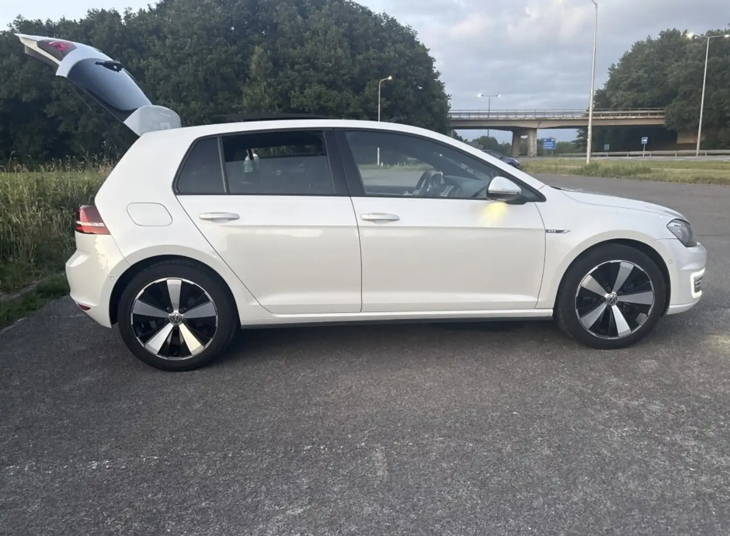 Volkswagen Golf 1.4 TSI GTE Wit - 1