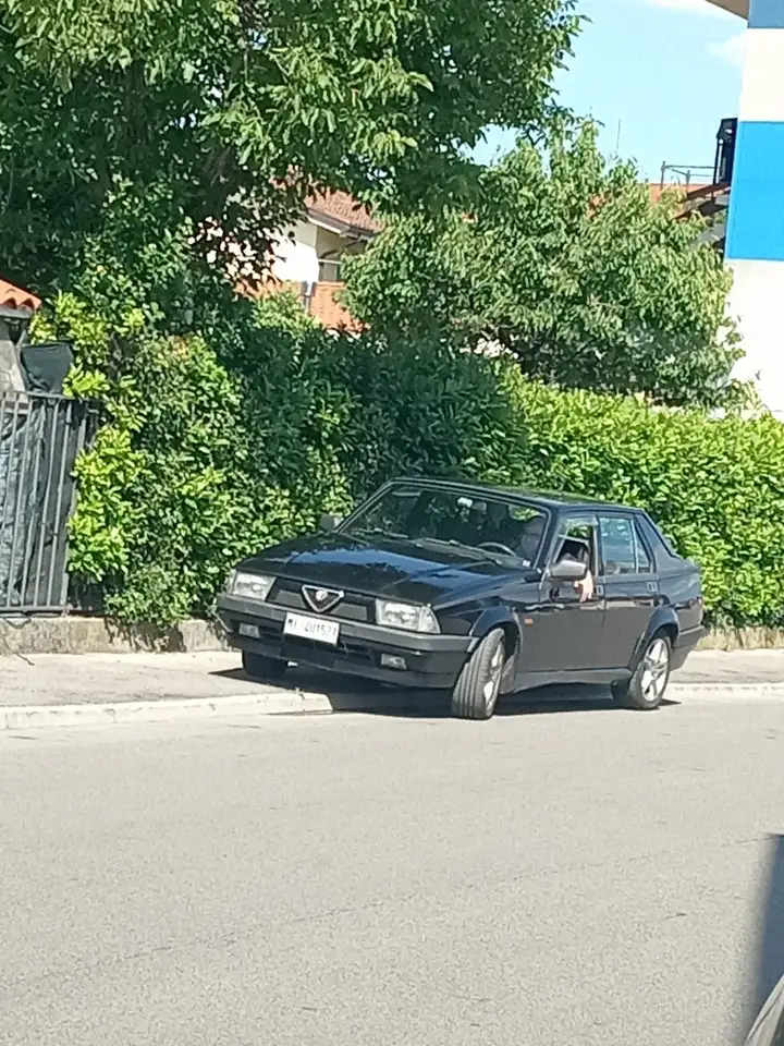 Alfa Romeo 75 2.0i ts, foto 5