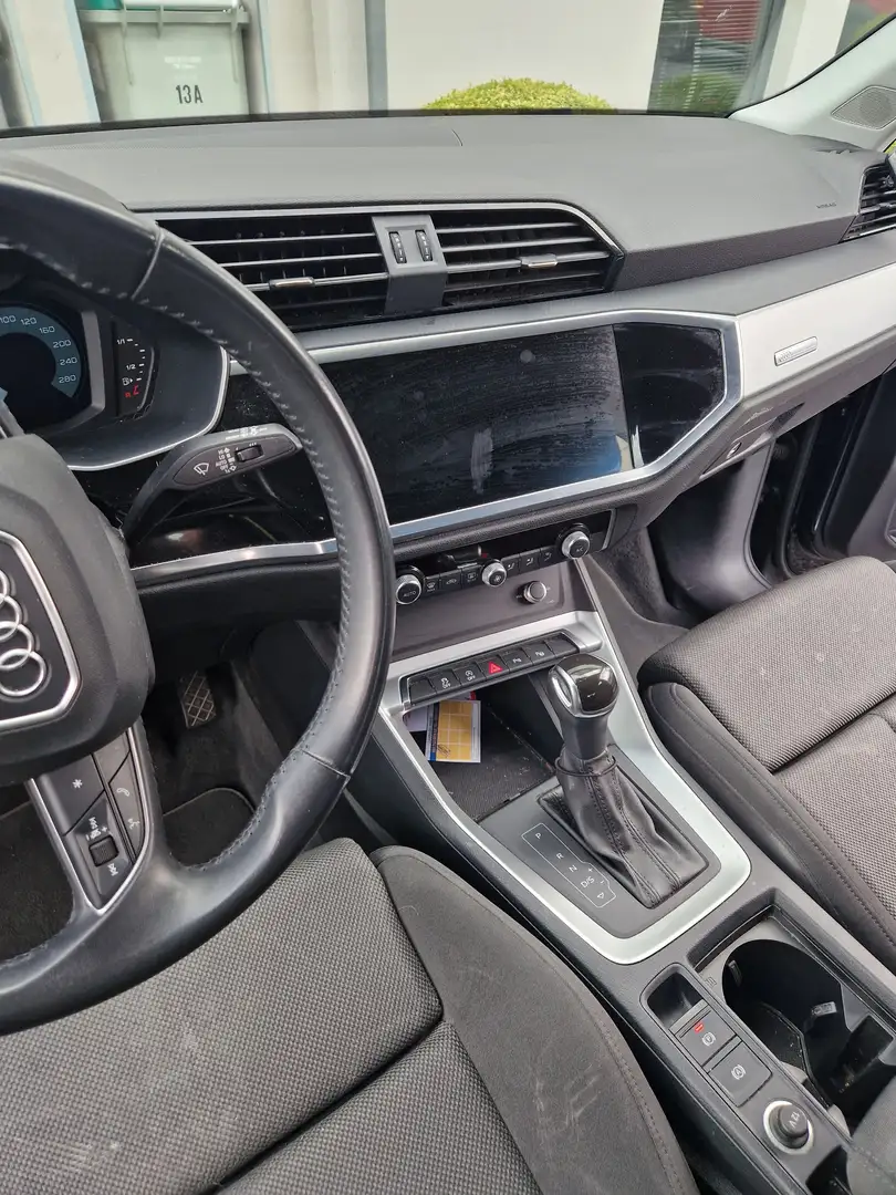 Audi Q3 Q3 35 TDi Advanced S tronic Zwart - 1