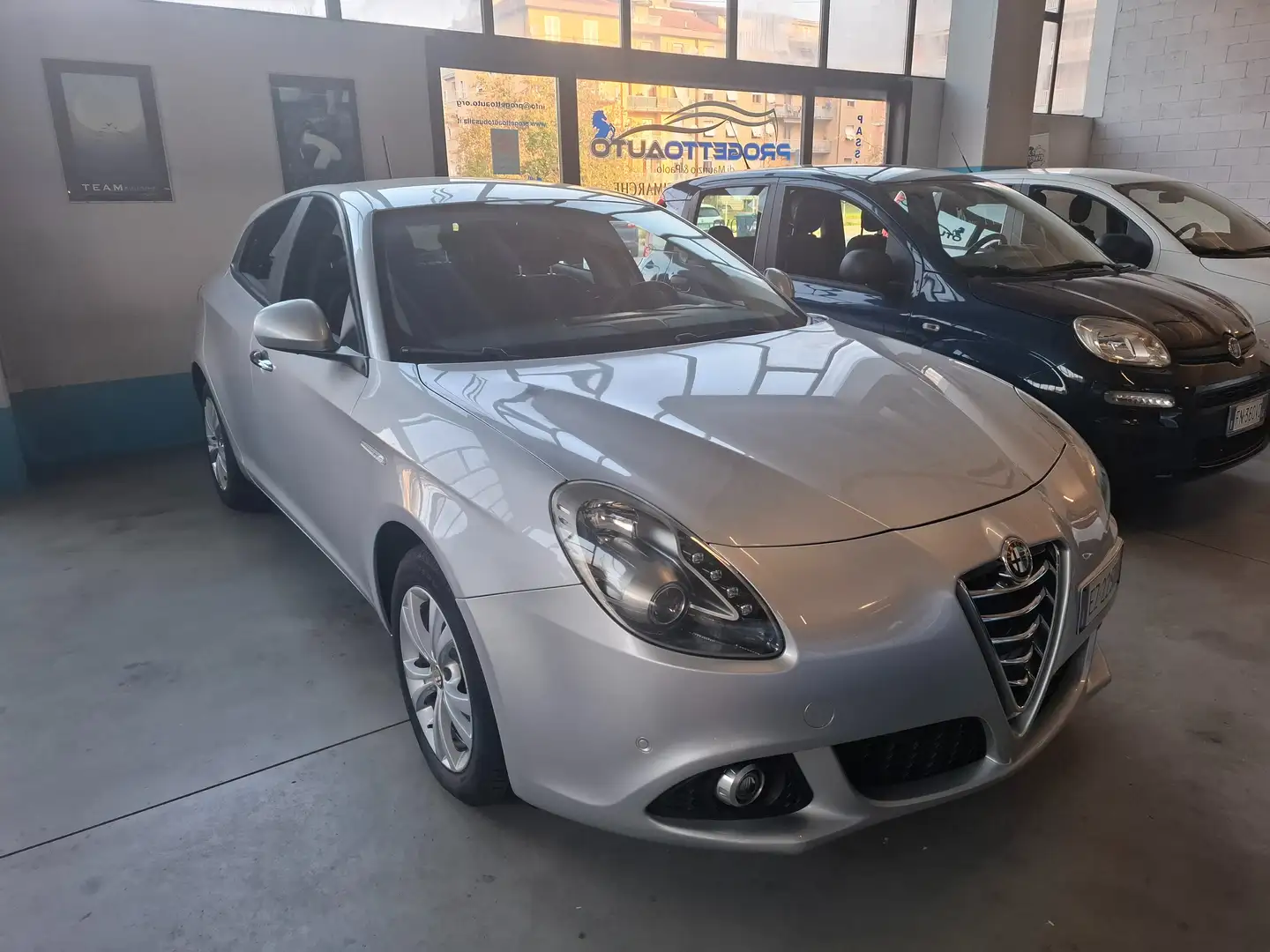 Alfa Romeo Giulietta 1.6 jtdm Distinctive E5+ UNIPROP.-GARANZIA Grigio - 2