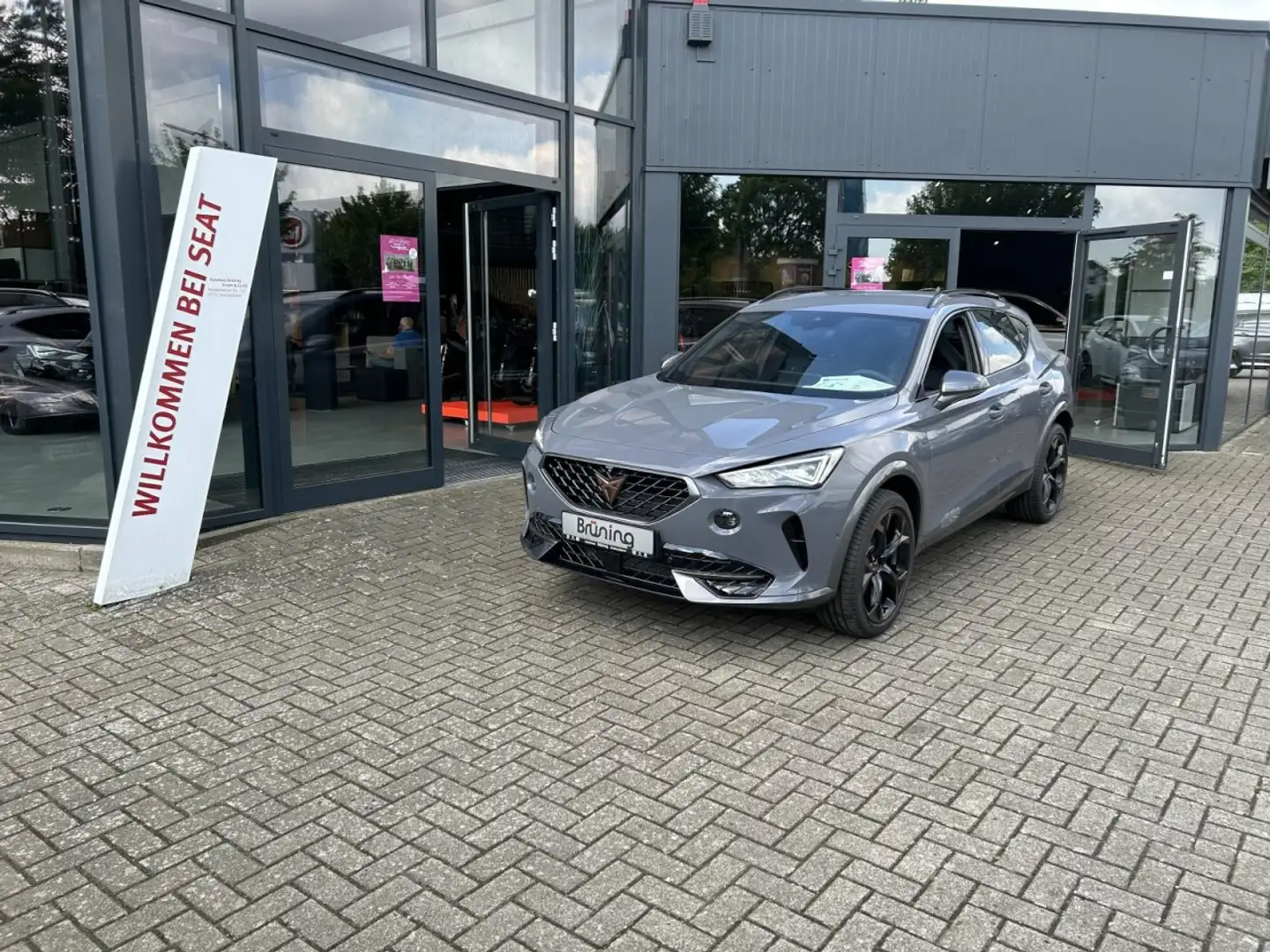 CUPRA Formentor 1.5 TSI /Reserverad/AHK/ Einparkhilfe Klima Navi Grigio - 2