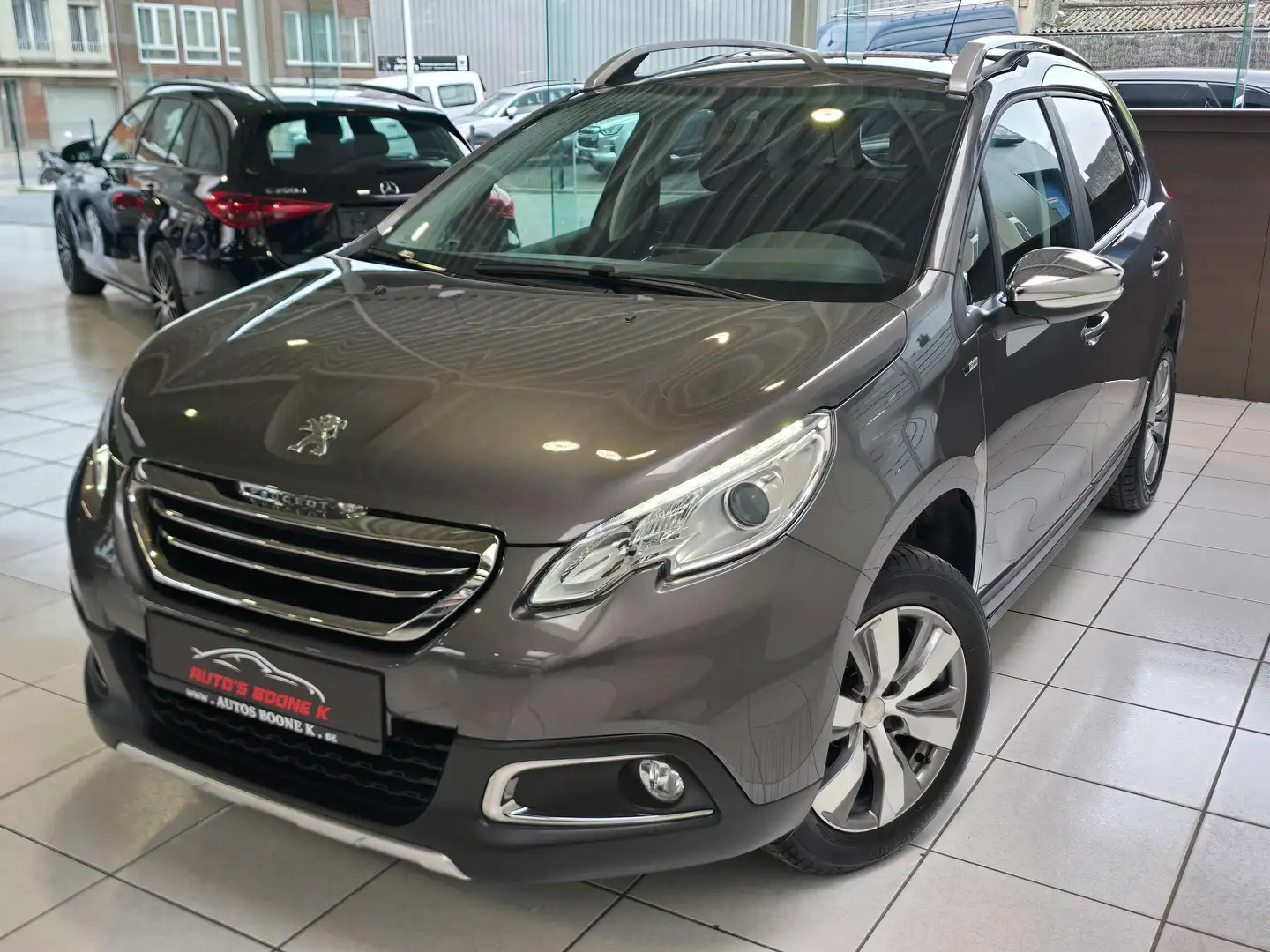 Peugeot 2008 2008 PureTech 82 Allure Grijs - 1