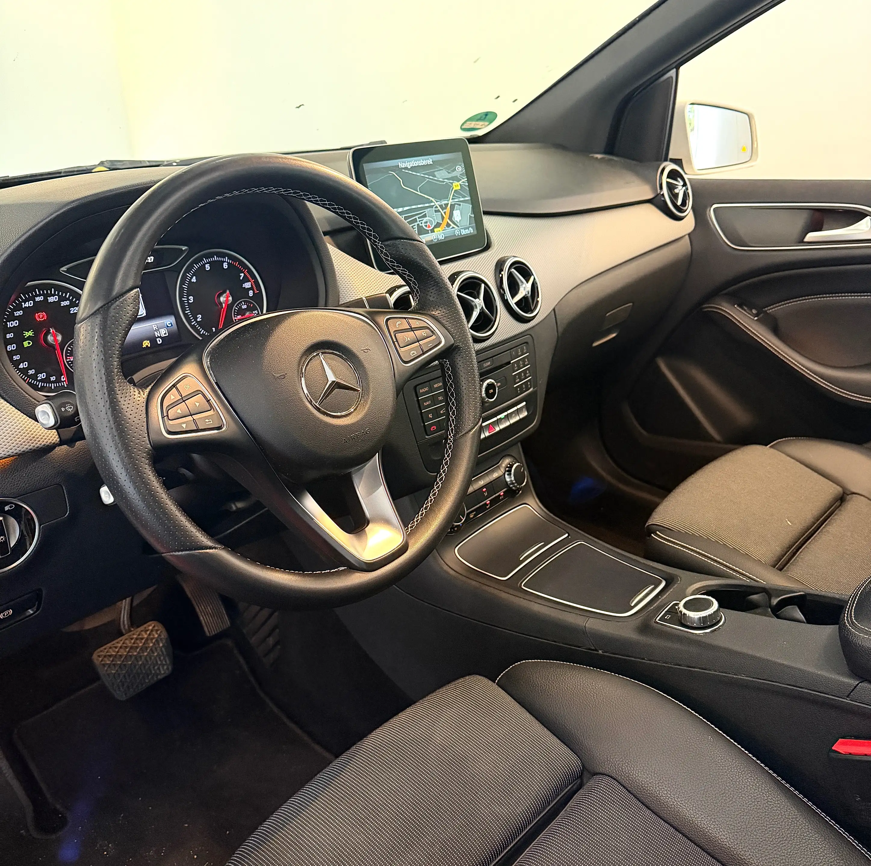 Mercedes-Benz B 200 B 200 Edition B (246.243) — photo 6
