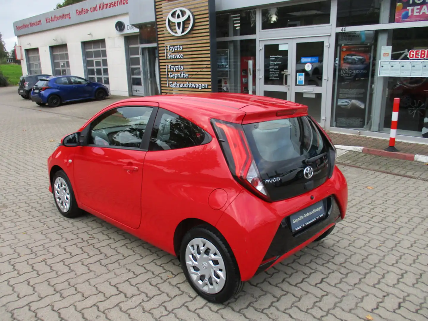 Toyota Aygo X Rouge - 2