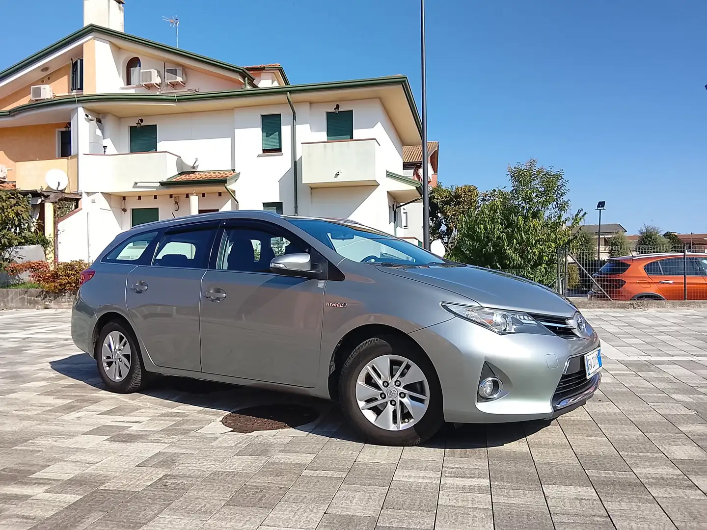 Toyota Auris Auris Touring Sport 1.8 hybrid Active eco Grigio - 1