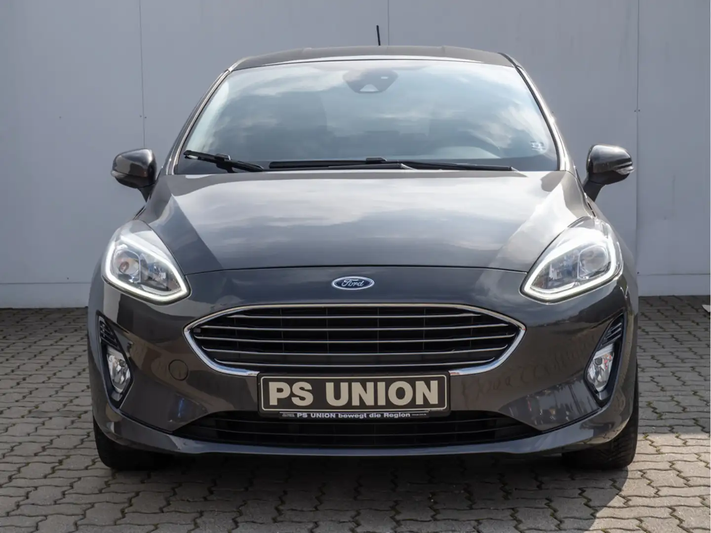 Ford Fiesta 1,0 Titanium *143 € Finanzierung ohne Anzahlung ** Grau - 2