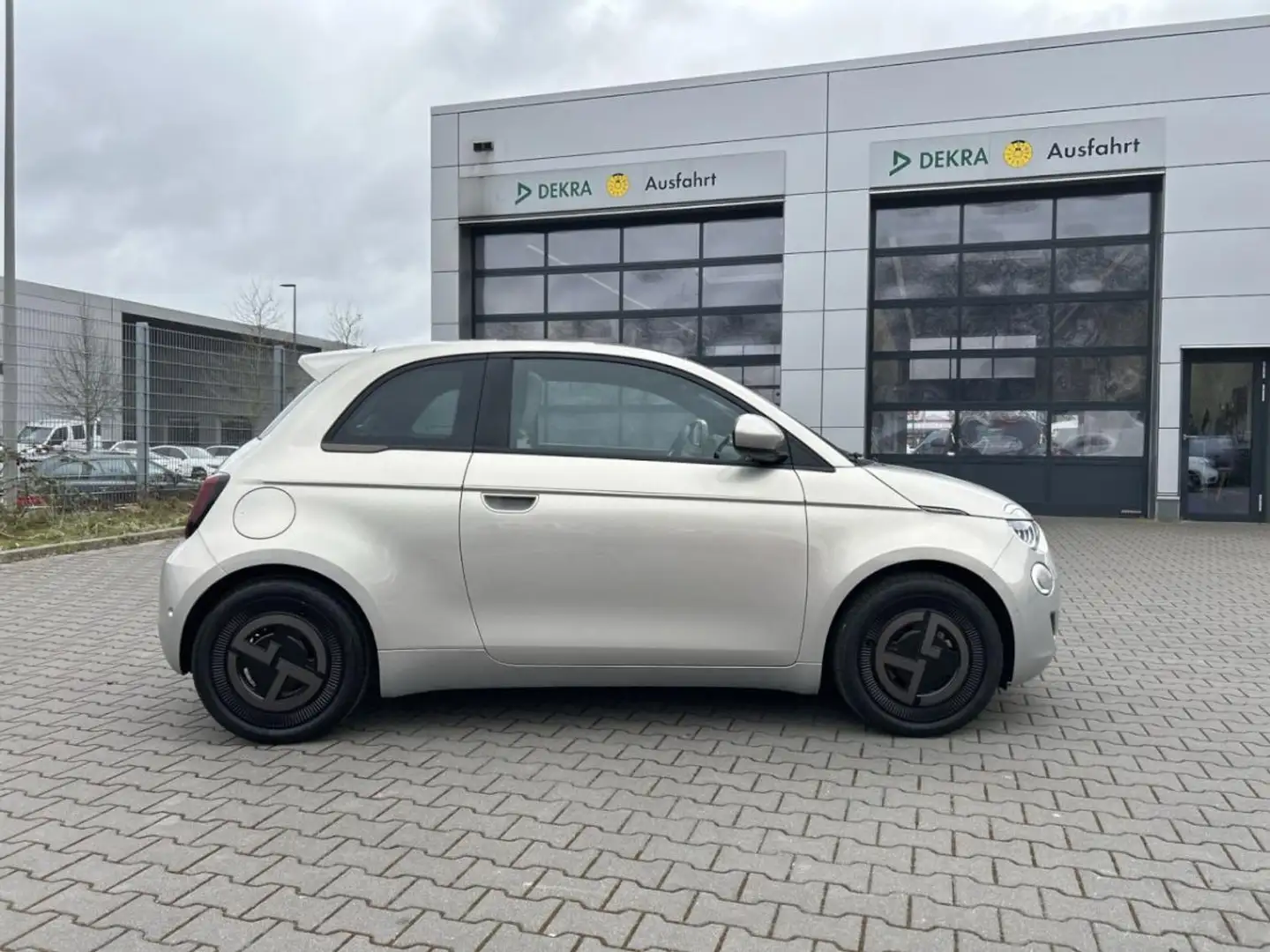 Fiat 500e Giorgio Armani Collector's Edition inkl. WALLBOX ? Grau - 2