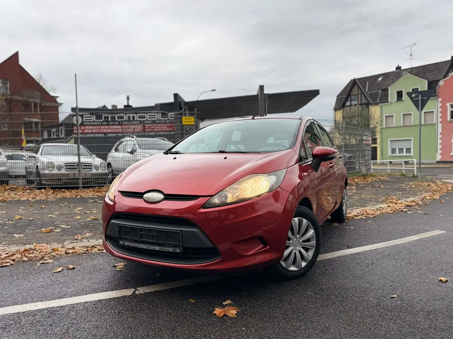 Ford Fiesta Trend*1.Hand*Scheckheftgepflegt*TÜV&ServiceNEU Rot - 1