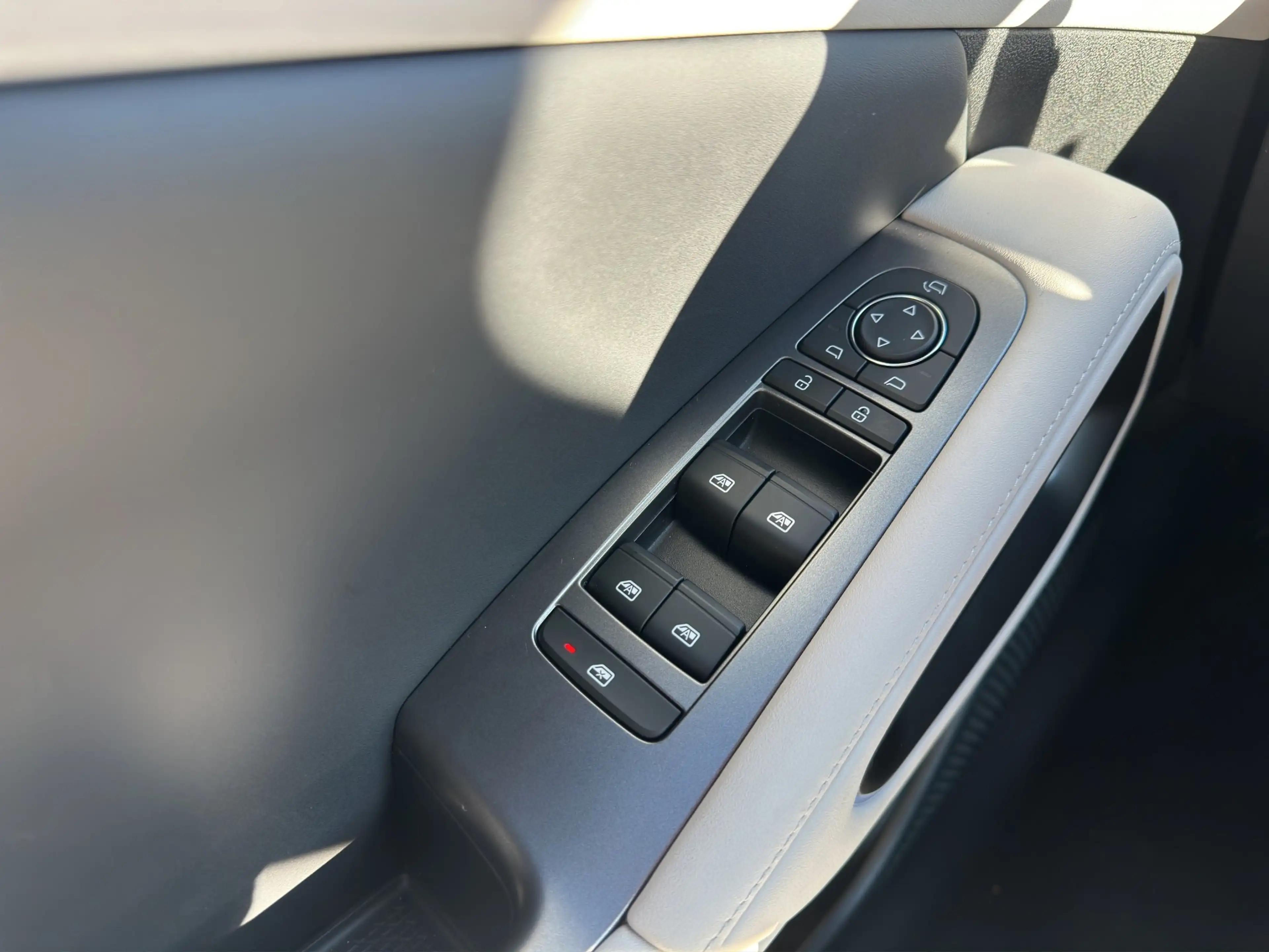 BYD Atto 2 DM-i Boost — photo 10