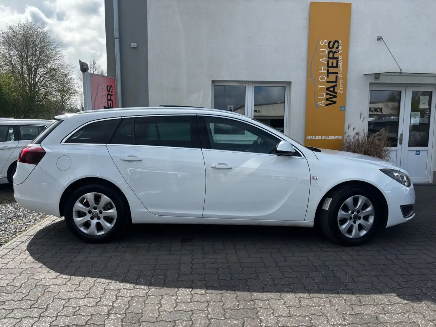 Opel Insignia A Sports Tourer Innovation = Automatik Weiß - 2