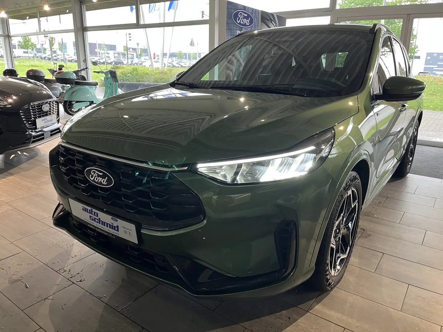 Ford Kuga ST-Line Verde - 1