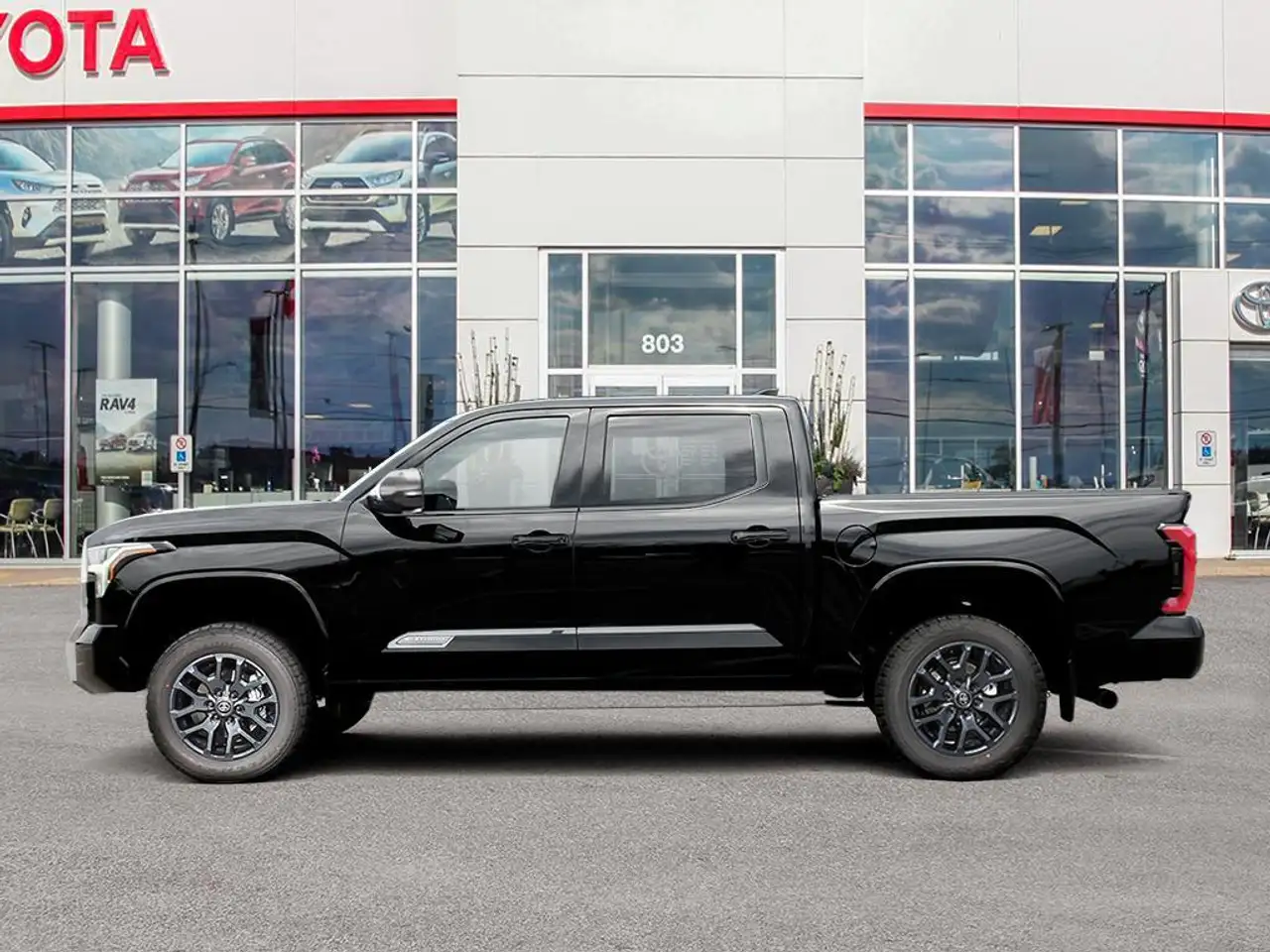 Toyota Tundra снимка Toyota Tundra