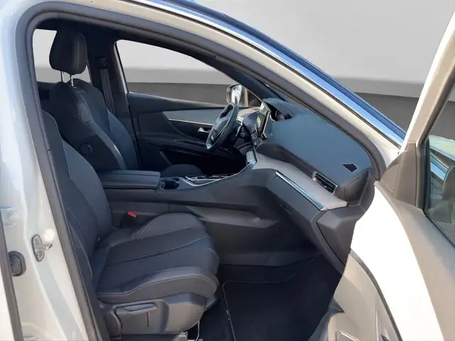 Peugeot 3008 view 9
