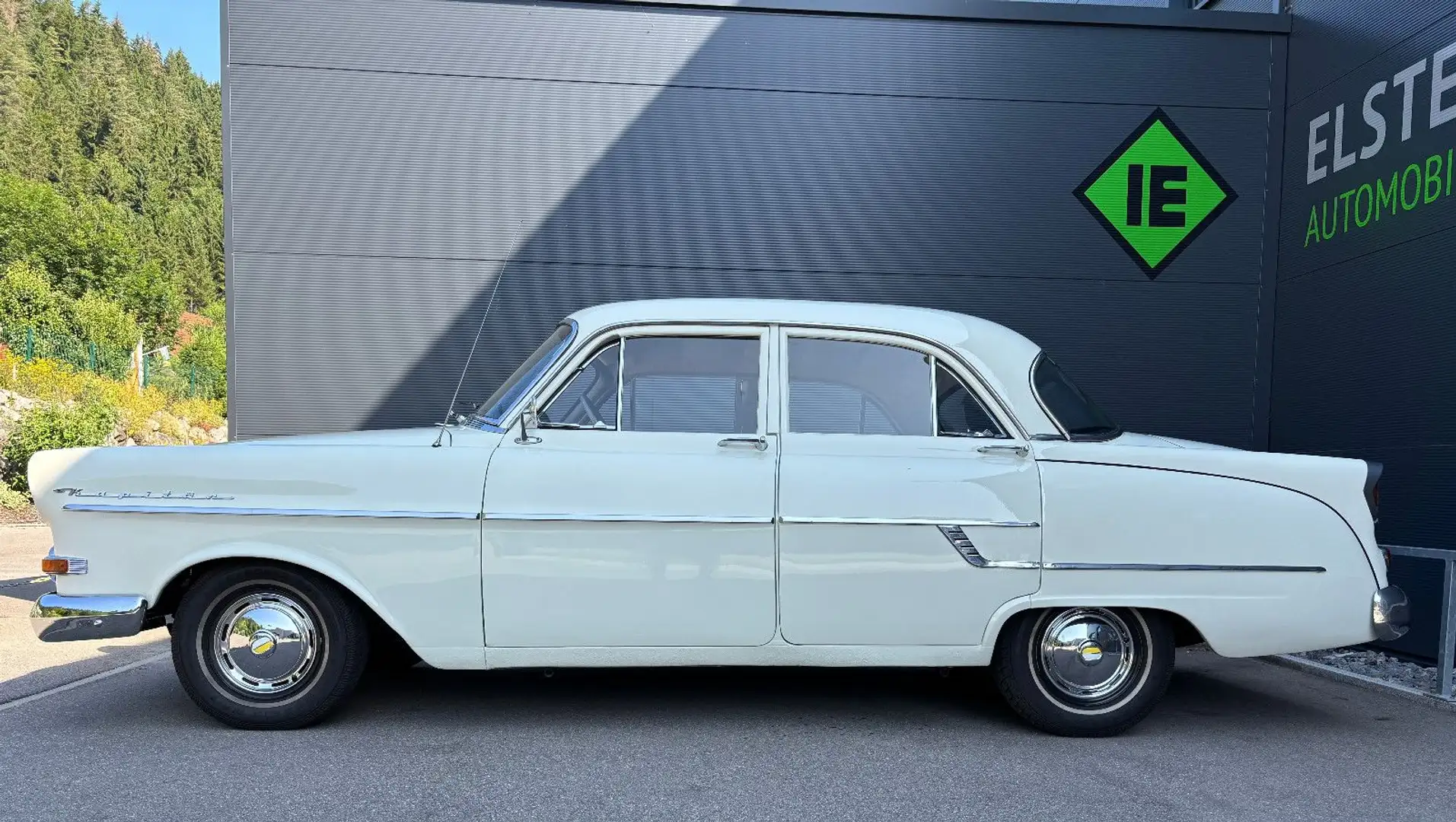 Opel Kapitän 2.5 6 Zylinder Blanc - 2