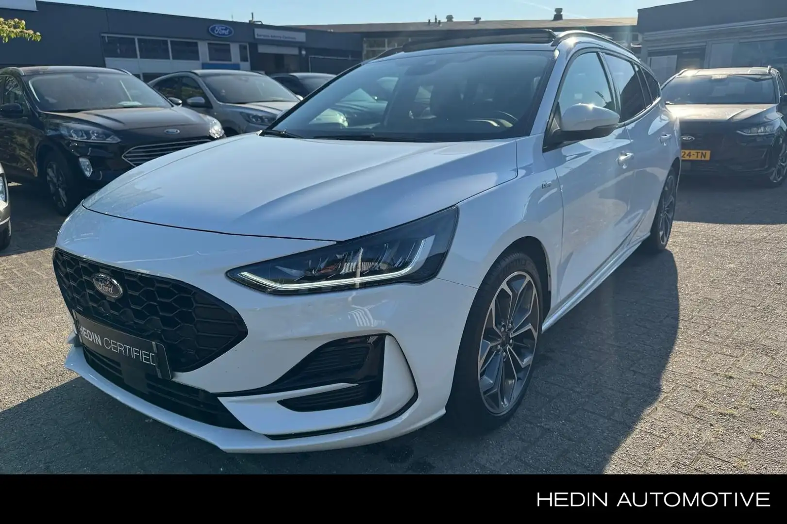 Ford Focus Wagon 1.0 EcoBoost Hybrid ST Line X | Automaat | P Weiß - 1