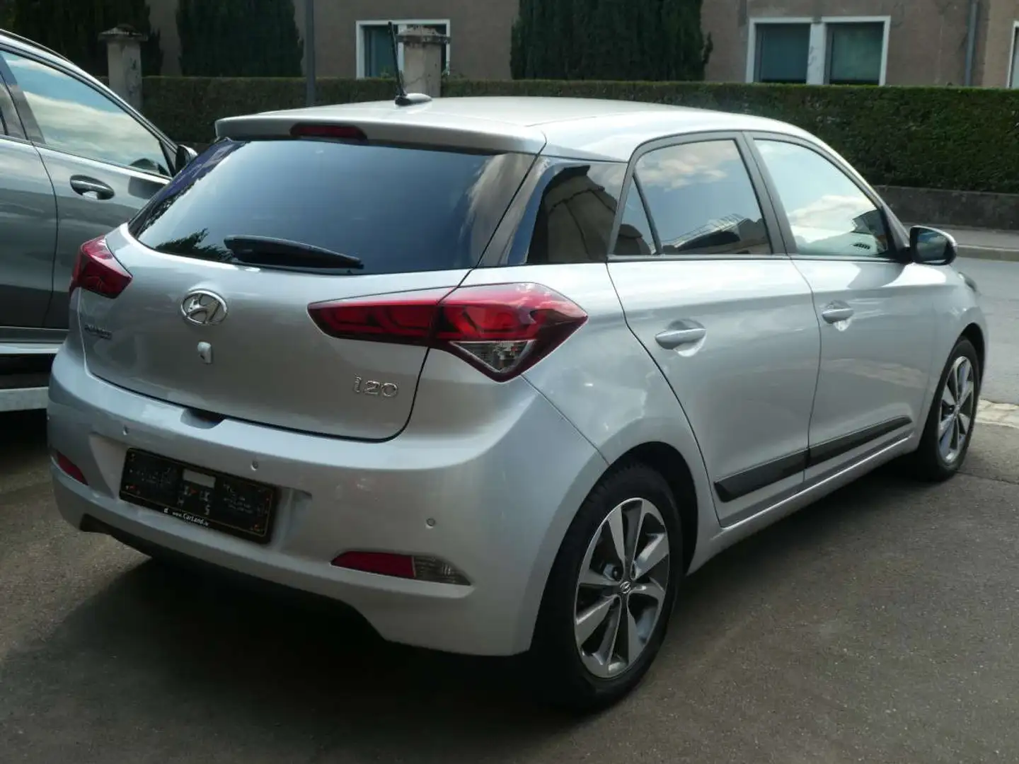 Hyundai i20 1.2 CRDi Pack Grijs - 2