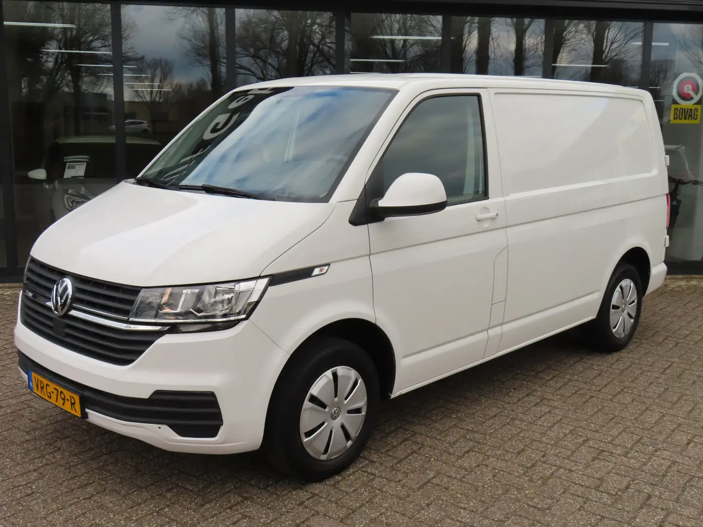 Volkswagen T6.1 Transporter 2.0 TDI 150pk L1H1 *Airco* Wit - 2