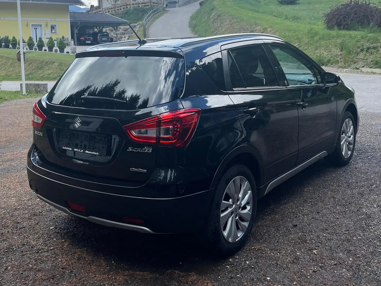 Suzuki SX4 S-Cross SX4 S-Cross 1,4 DITC ALLGRIP shine shine Schwarz - 2