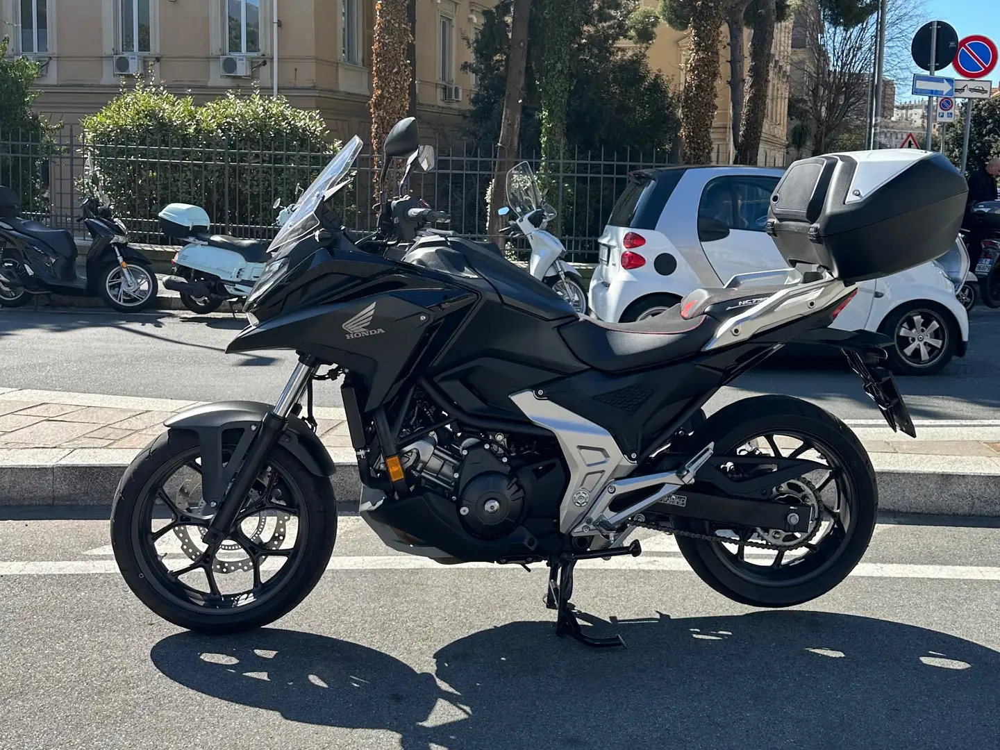 Honda NC 750 X DCT Urban Nero - 2