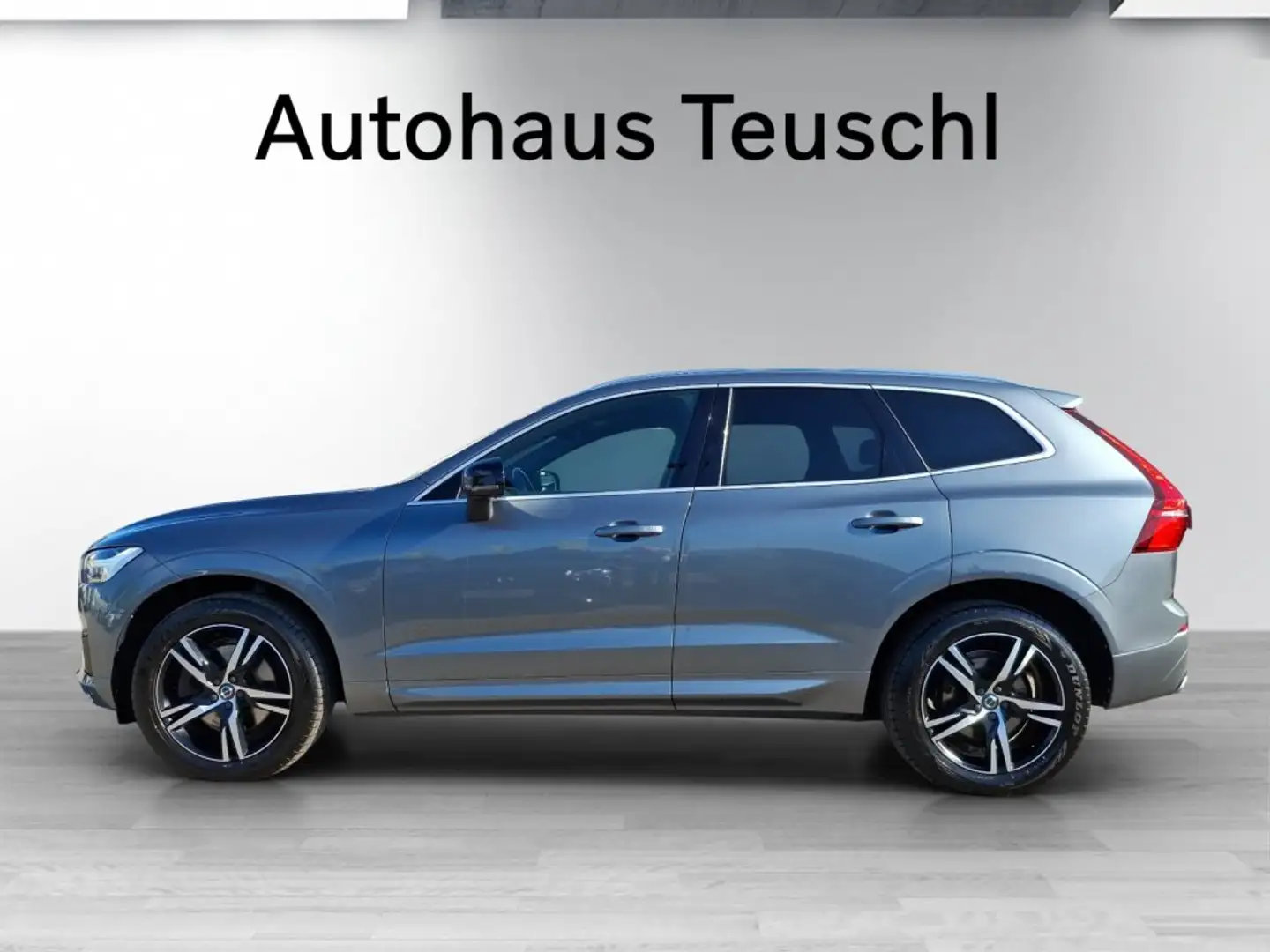 Volvo XC60 D4 AWD Geartronic R-Design Gris - 2