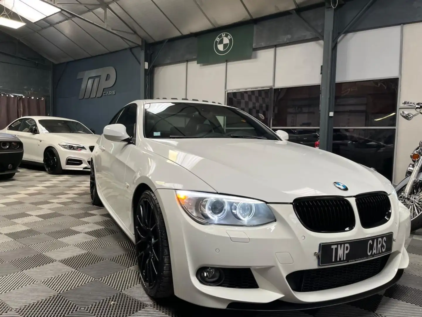 BMW 335 335iA 306ch Excellis Drivelogic DKG Blanc - 1