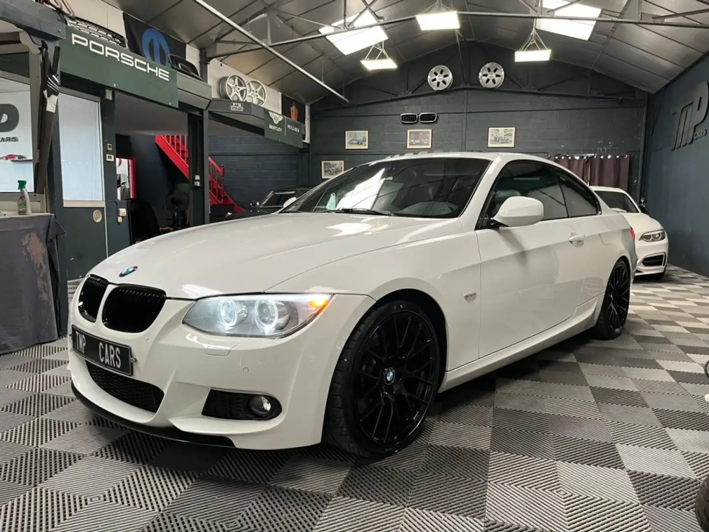 BMW 335 335iA 306ch Excellis Drivelogic DKG Blanc - 2