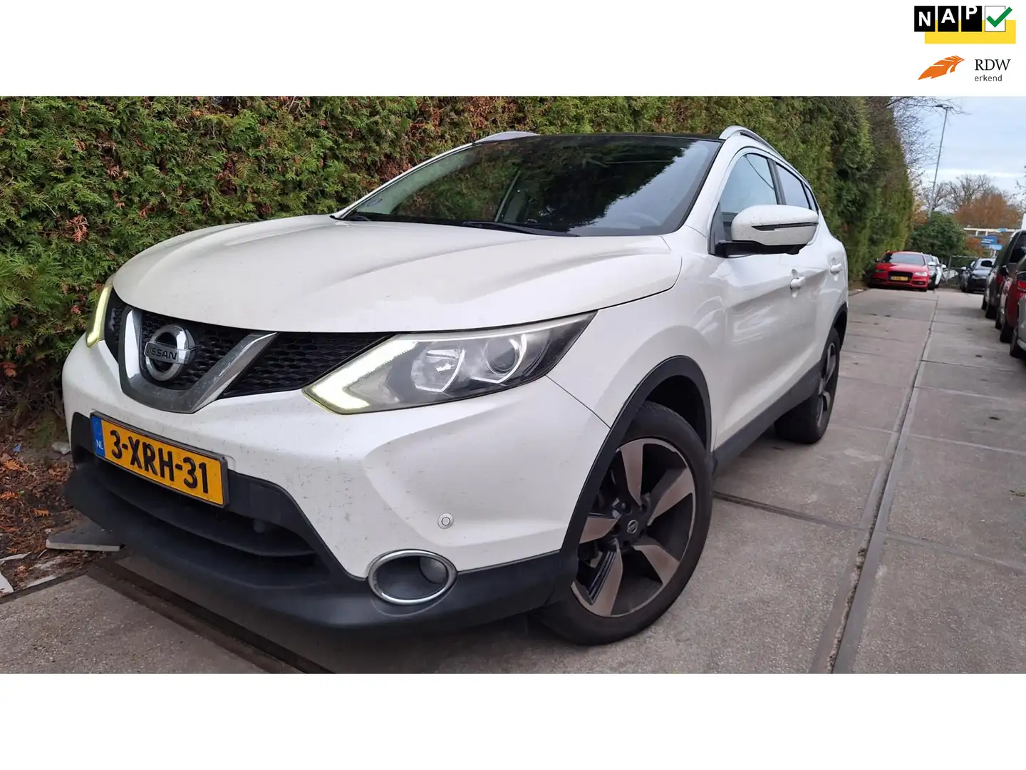 Nissan Qashqai 1.2 Premier Edition Bianco - 1