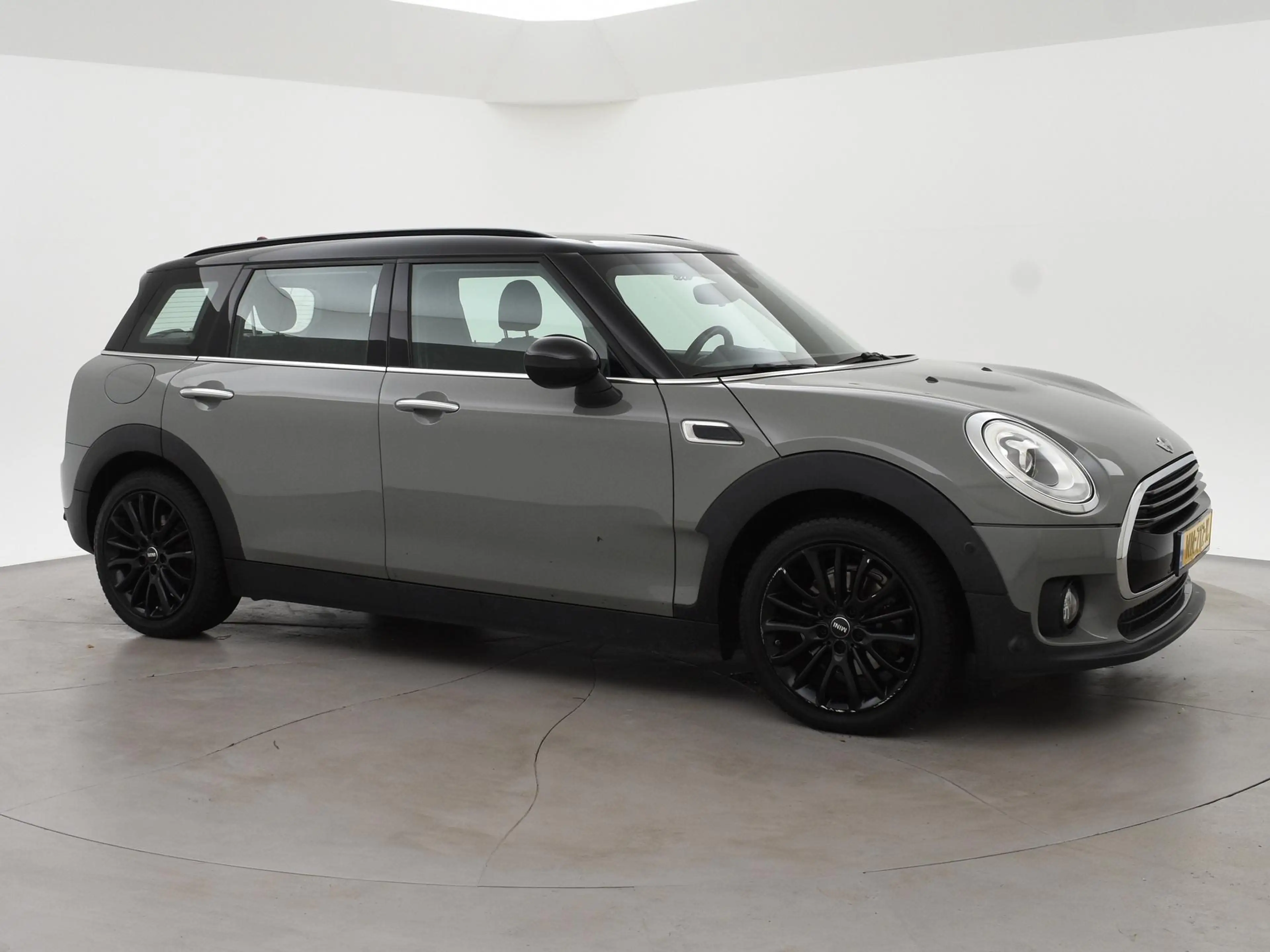 MINI Cooper Clubman 1.5 136 PK MOONWALK GREY + ZWART DAK | 17 INCH ZWA — photo 13