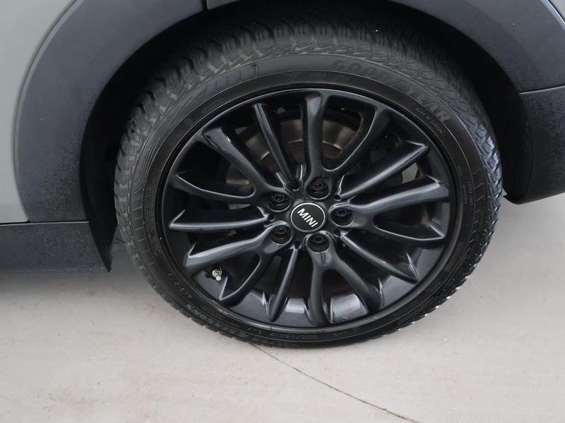 MINI Cooper Clubman 1.5 136 PK MOONWALK GREY + ZWART DAK | 17 INCH ZWA — photo 8