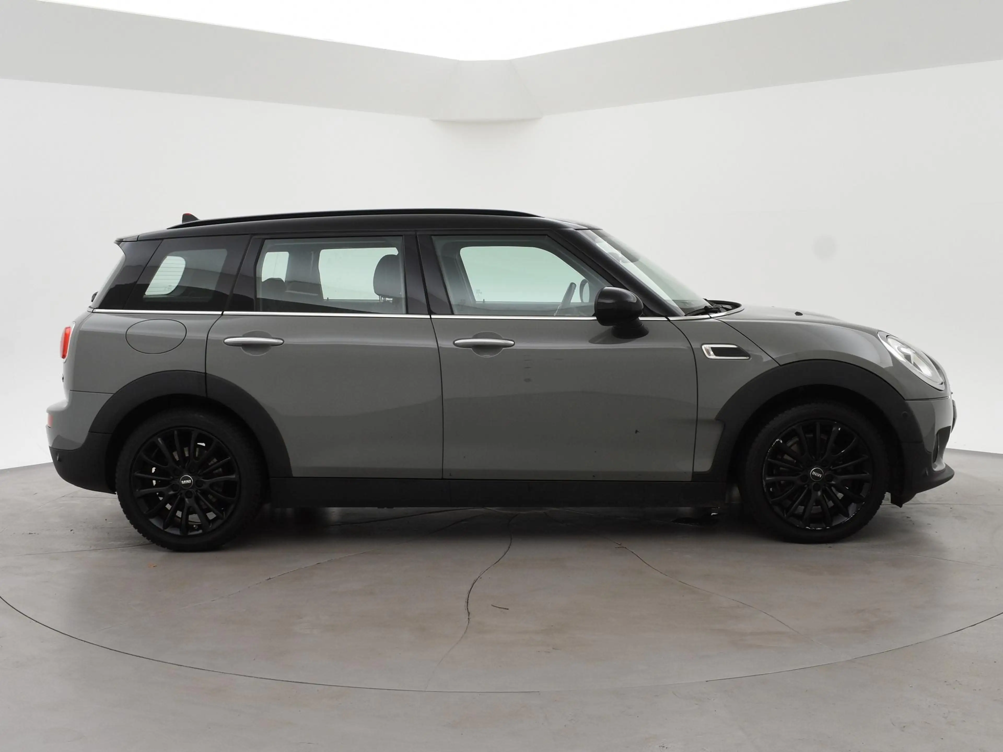 MINI Cooper Clubman 1.5 136 PK MOONWALK GREY + ZWART DAK | 17 INCH ZWA — photo 10