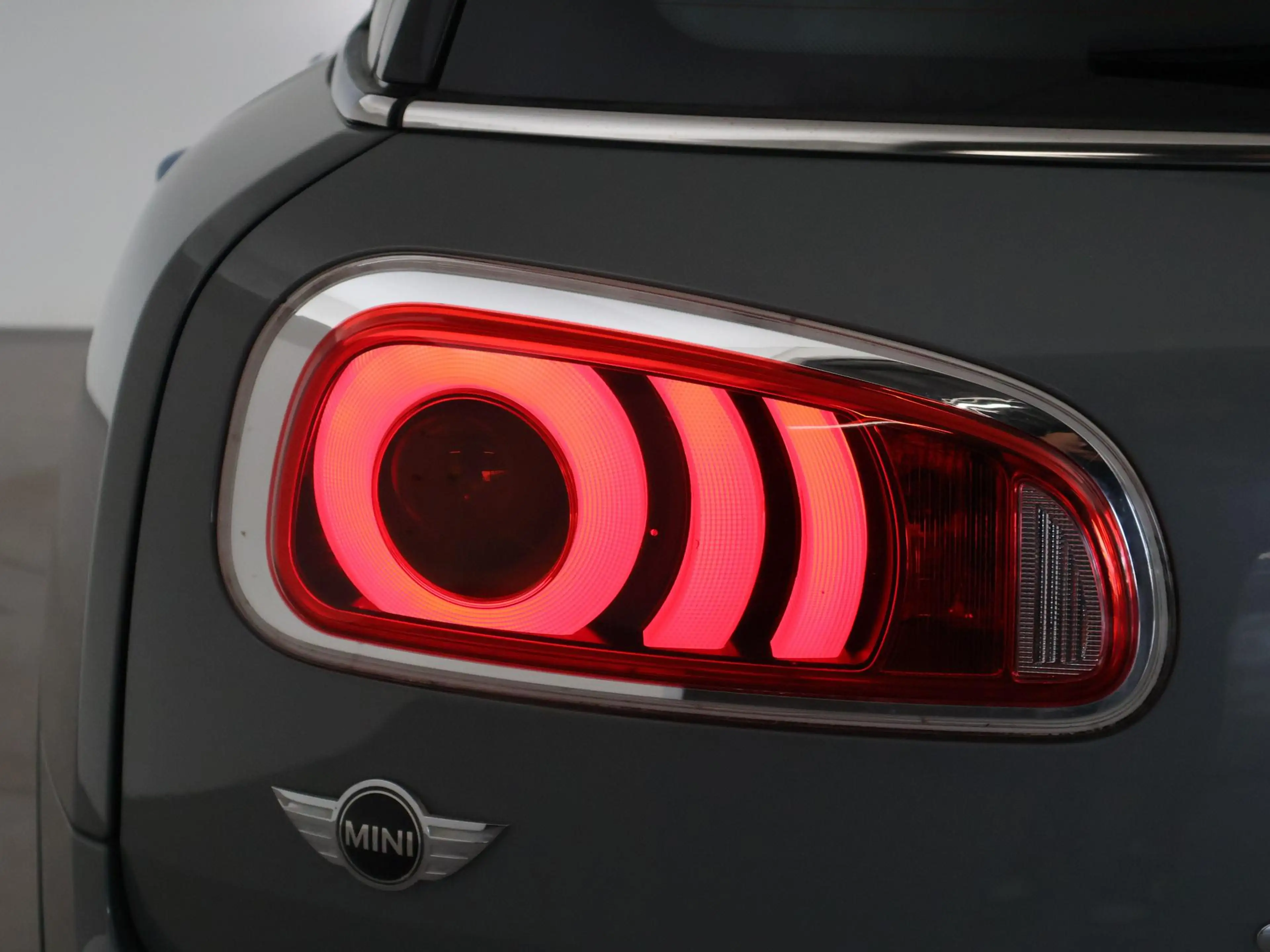 MINI Cooper Clubman 1.5 136 PK MOONWALK GREY + ZWART DAK | 17 INCH ZWA — photo 12
