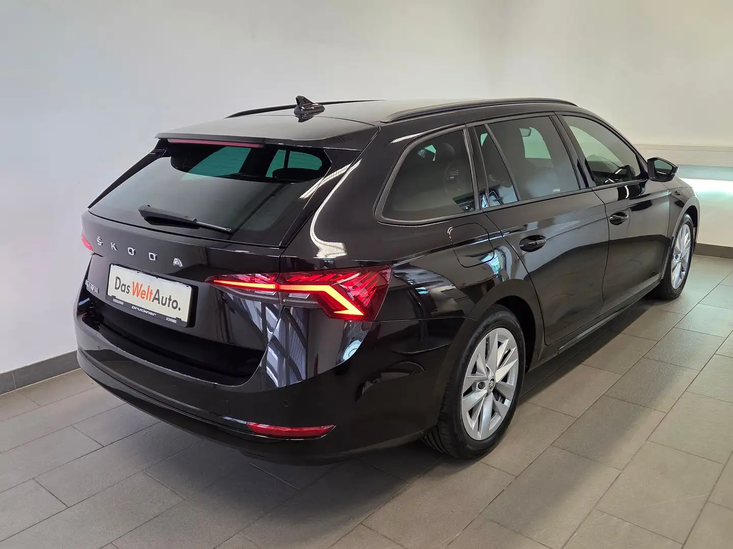 Skoda Octavia Style TDI DSG Schwarz - 2