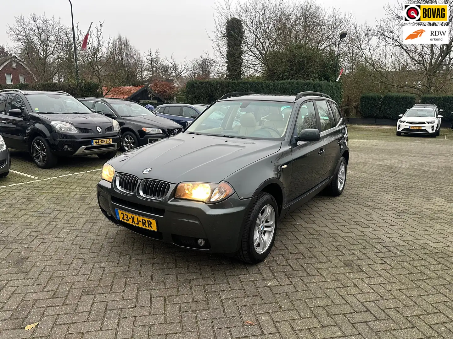 BMW X3 3.0i Business Line, automaat , leer , panoramadak Grijs - 1