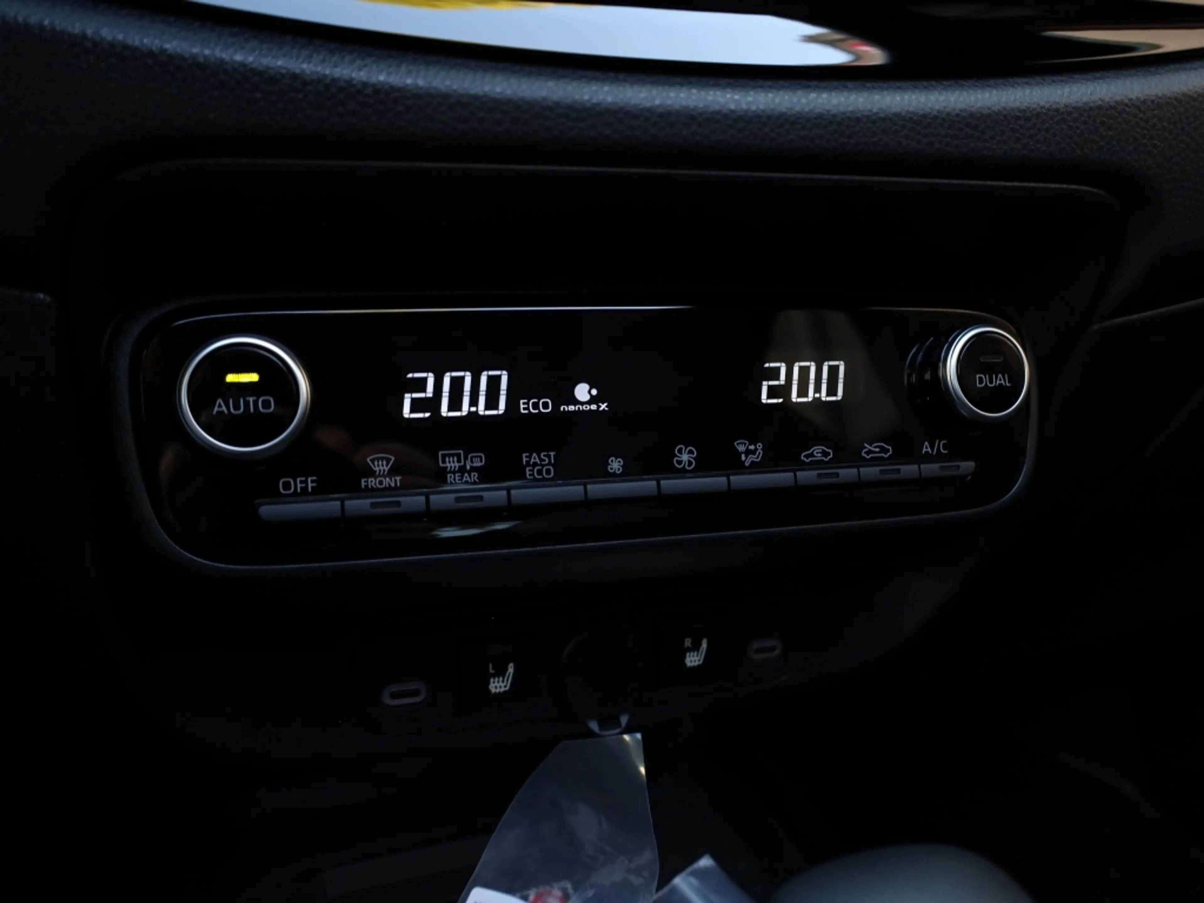 Toyota Aygo X Hybrid 115 envy | Lounge Pack | Vouwdak | JBL — photo 21