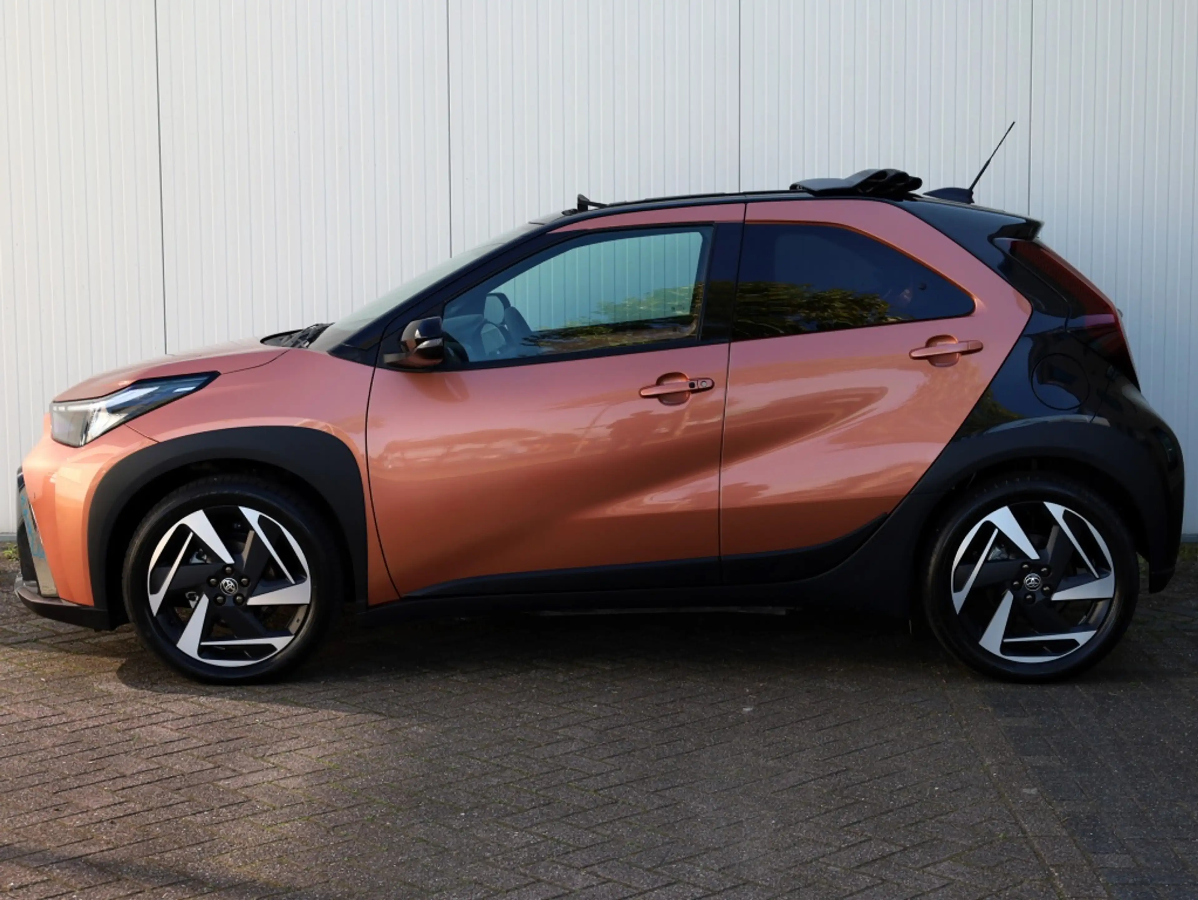 Toyota Aygo X Hybrid 115 envy | Lounge Pack | Vouwdak | JBL — photo 5