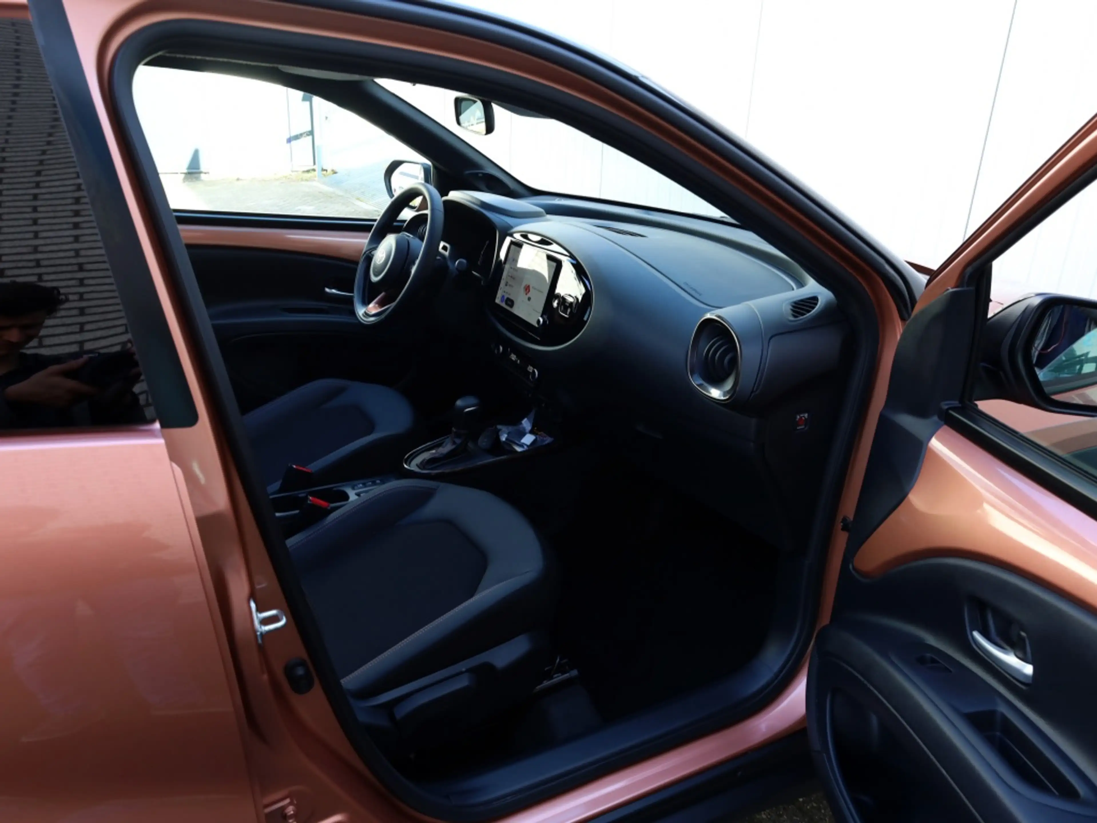 Toyota Aygo X Hybrid 115 envy | Lounge Pack | Vouwdak | JBL — photo 11