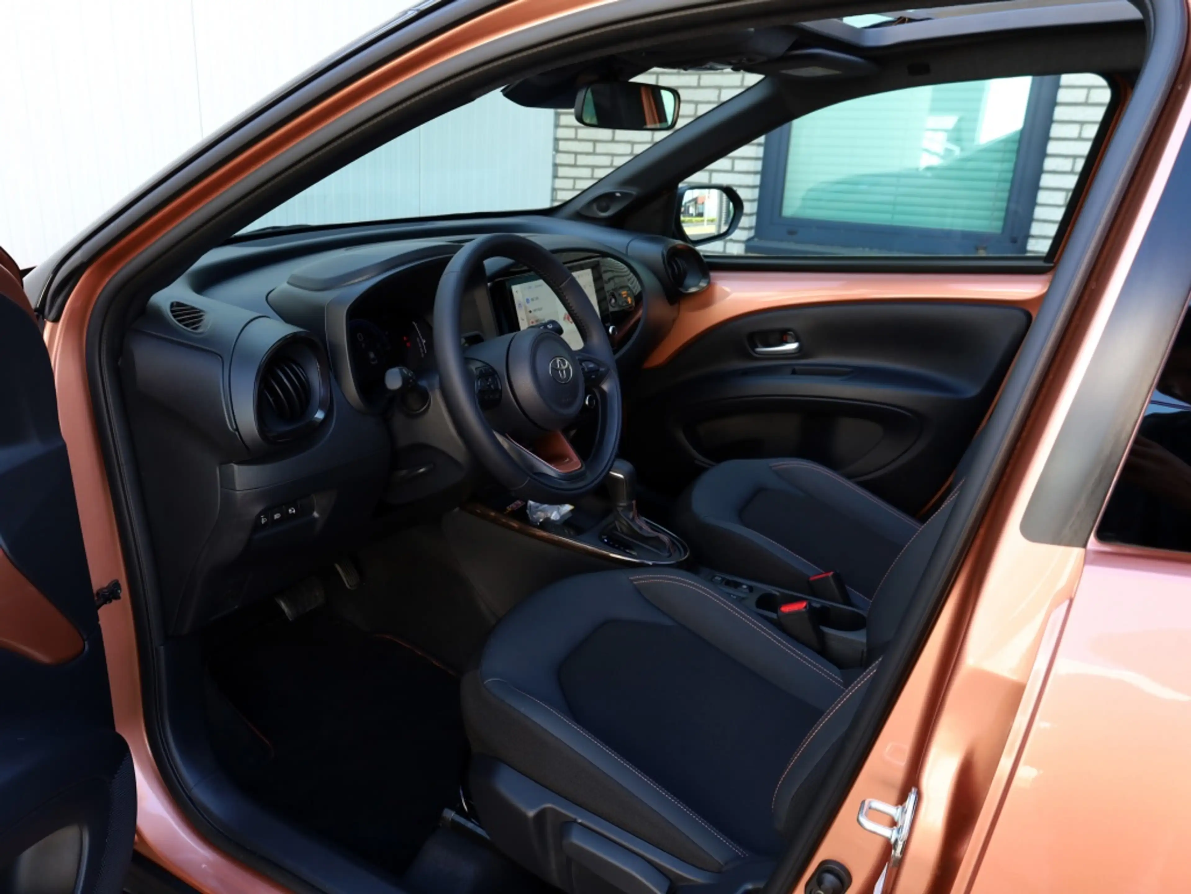 Toyota Aygo X Hybrid 115 envy | Lounge Pack | Vouwdak | JBL — photo 10
