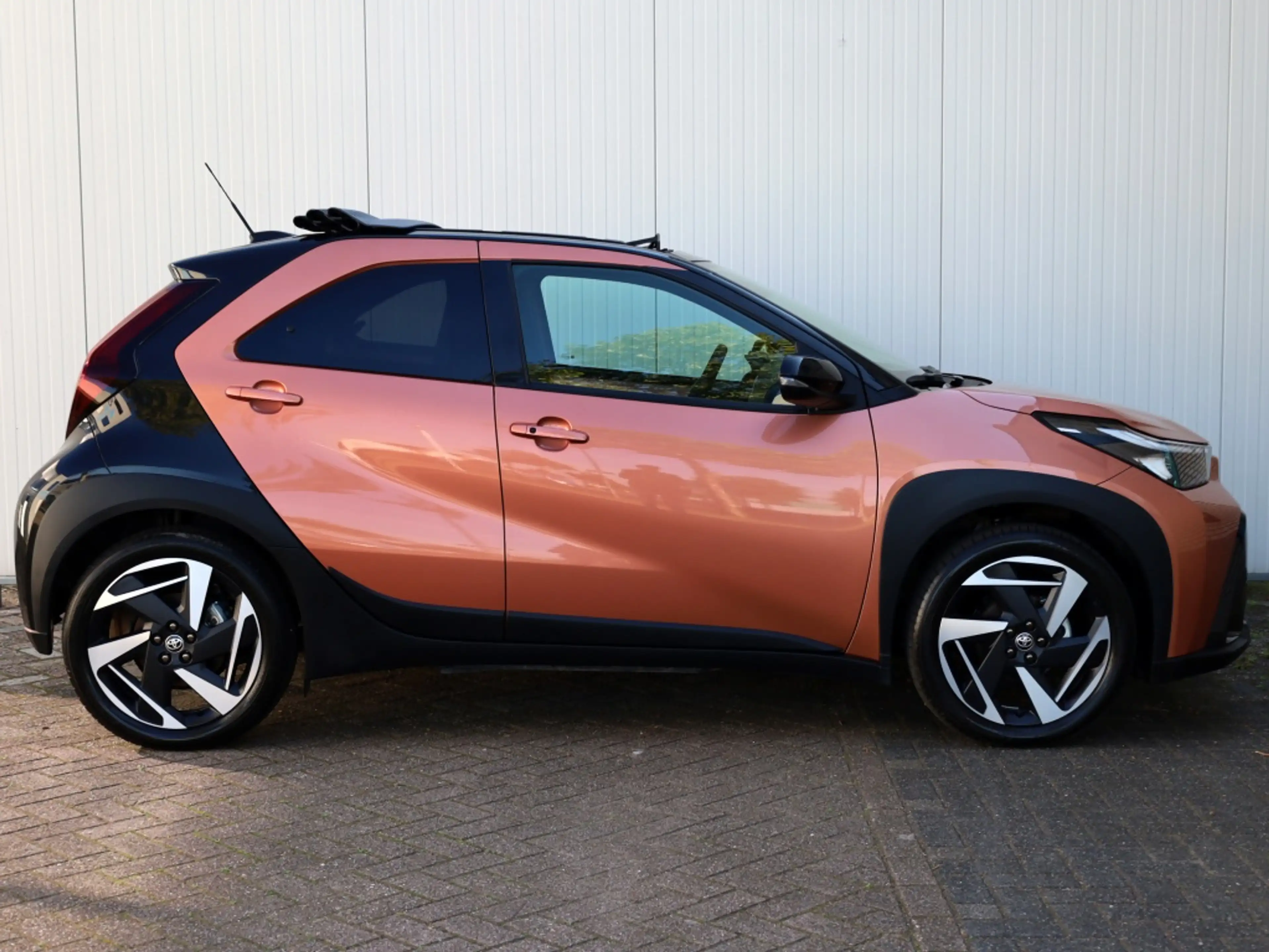 Toyota Aygo X Hybrid 115 envy | Lounge Pack | Vouwdak | JBL — photo 6