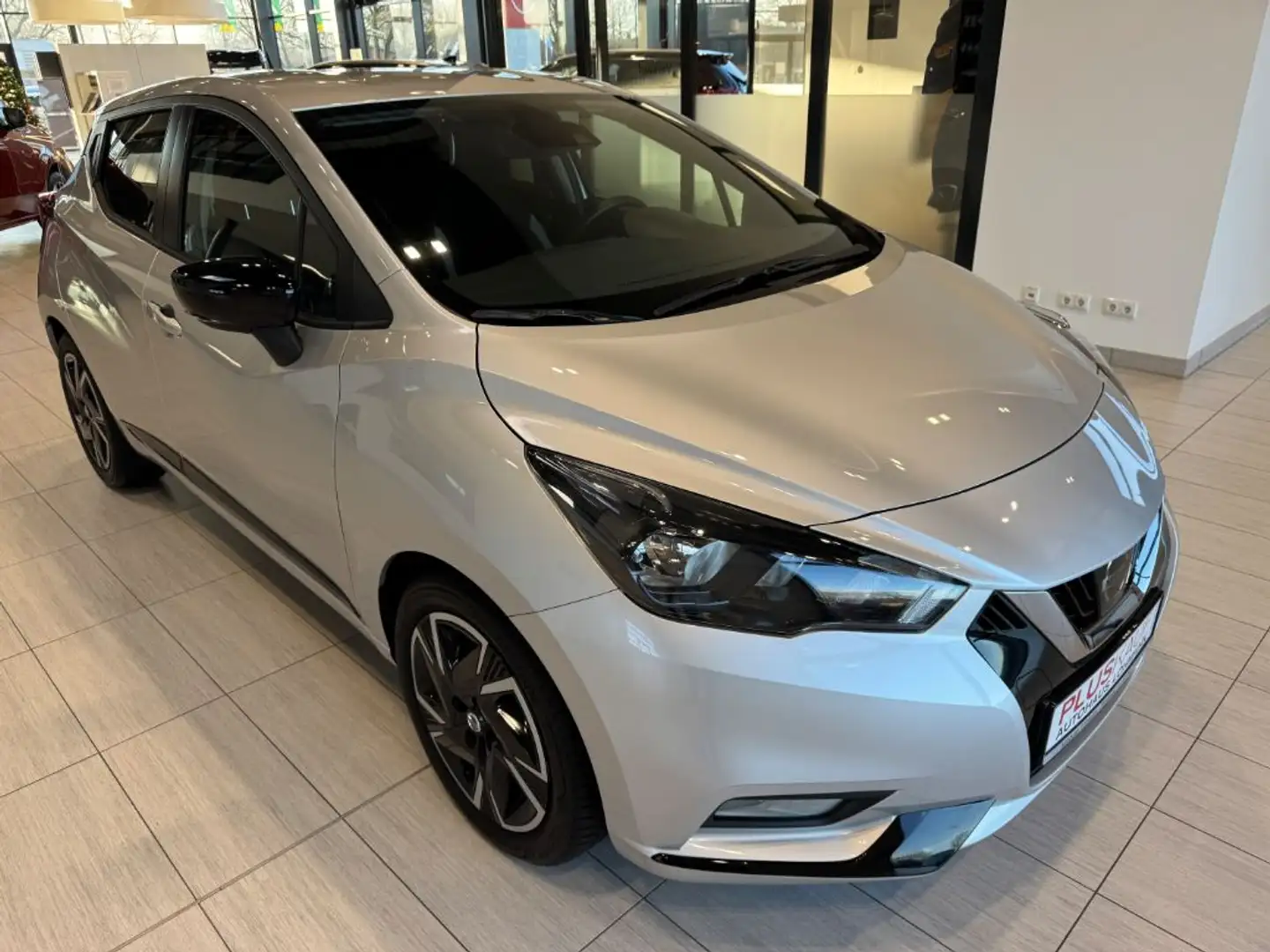 Nissan Micra 1.0 IG-T N-Design Navi PDC Carplay Silber - 2