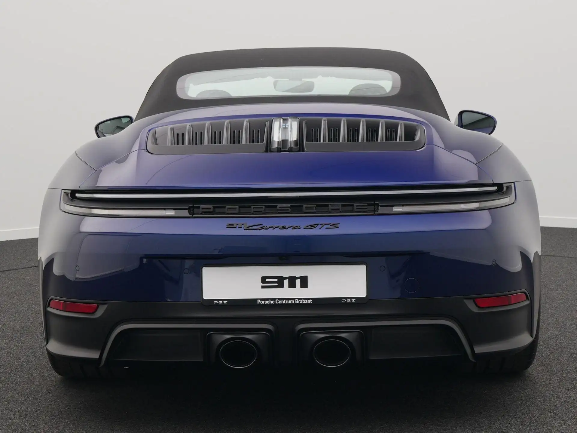 포르쉐 911 Carrera GTS Cabriolet 2025 바이올렛 사진 4