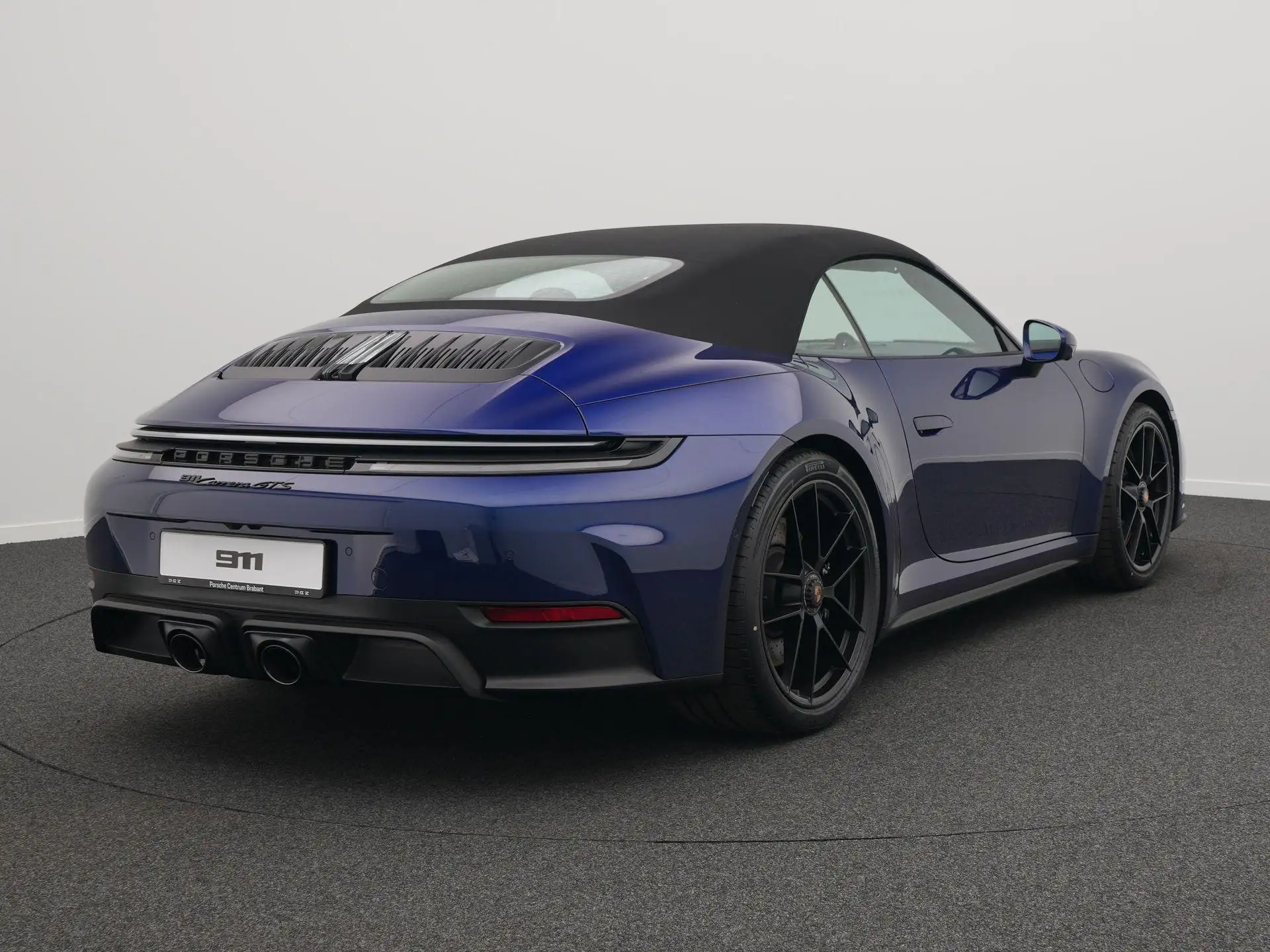포르쉐 911 Carrera GTS Cabriolet 2025 바이올렛 사진 5