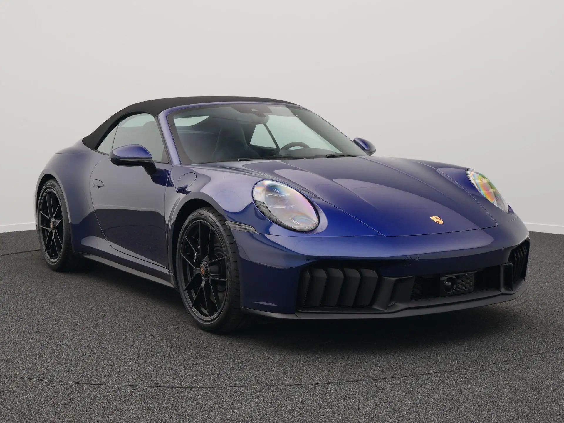 포르쉐 911 Carrera GTS Cabriolet 2025 바이올렛 사진 7