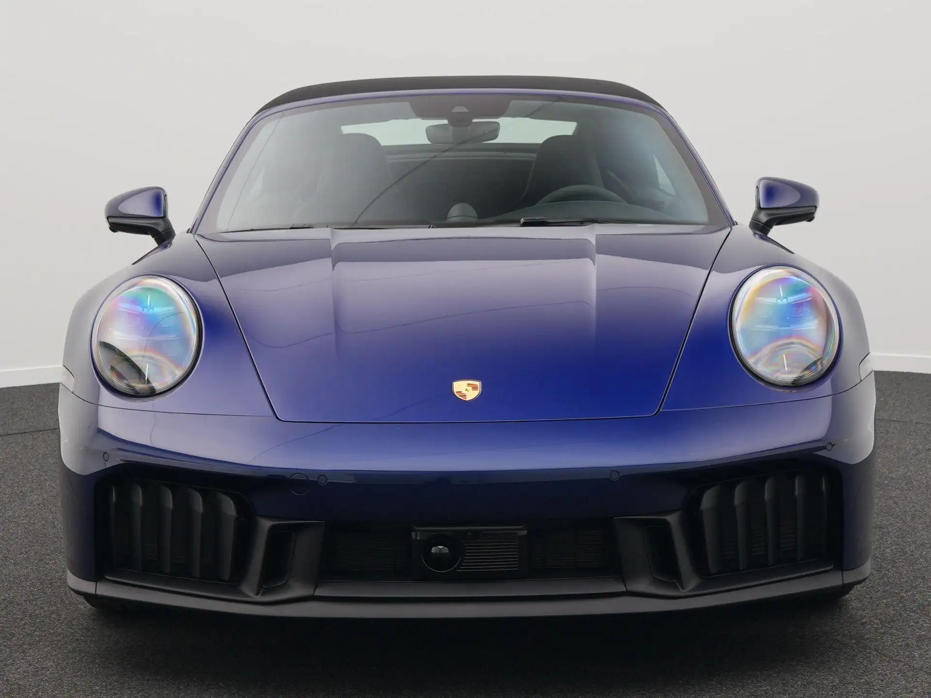 포르쉐 911 Carrera GTS Cabriolet 2025 바이올렛 사진 8